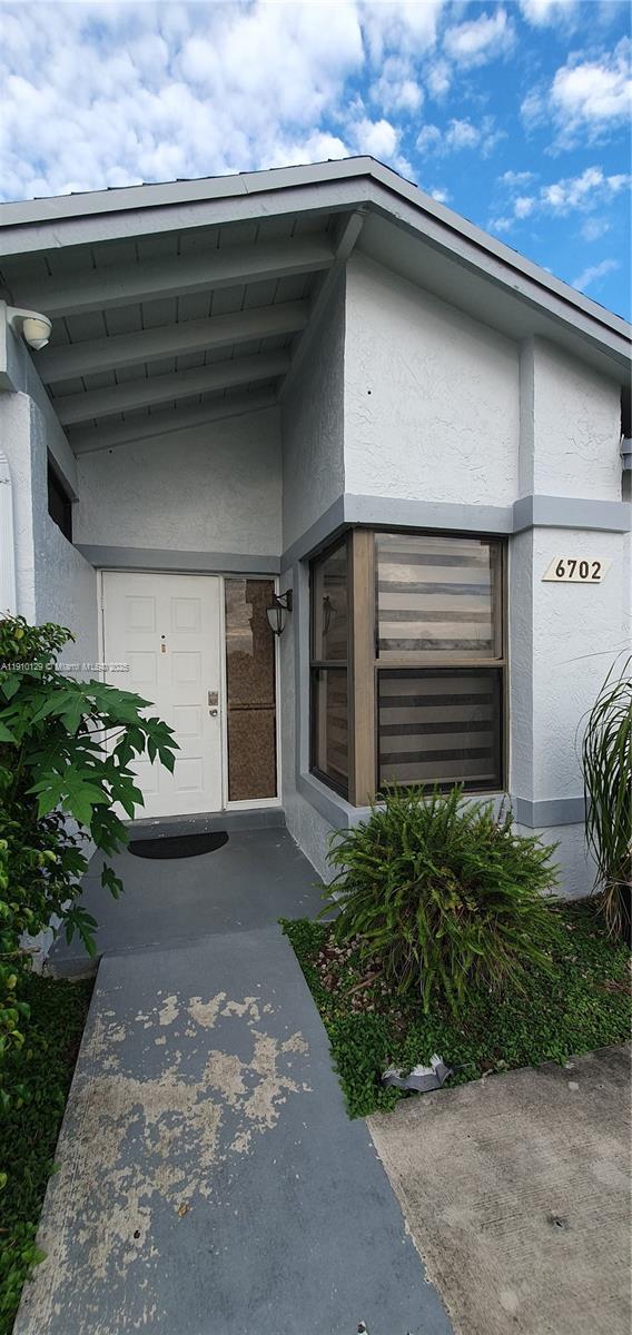 Westwind Lakes Garden Hom