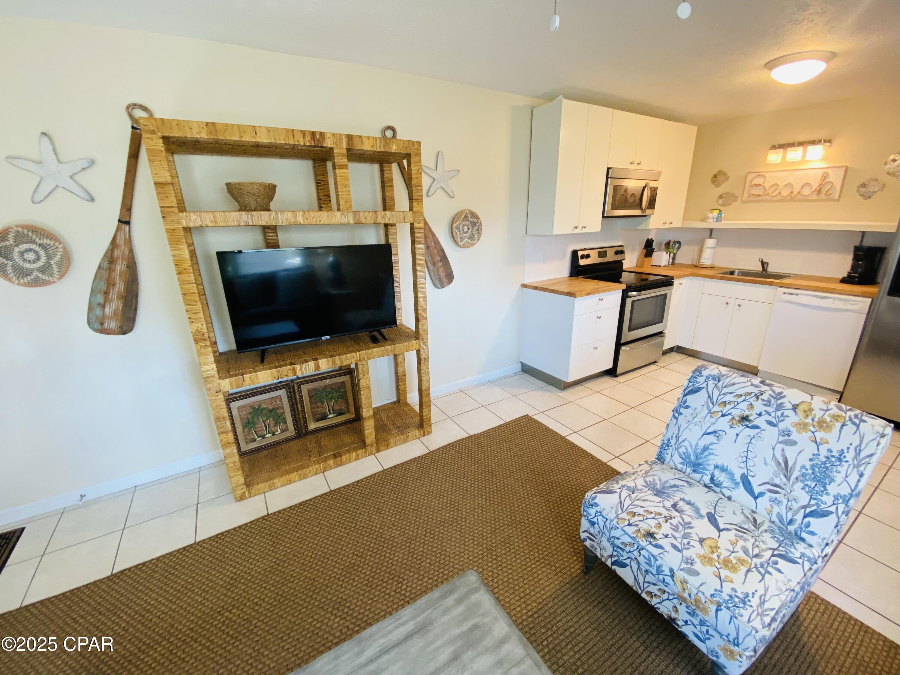 Image 2 For 20314 First Avenue C