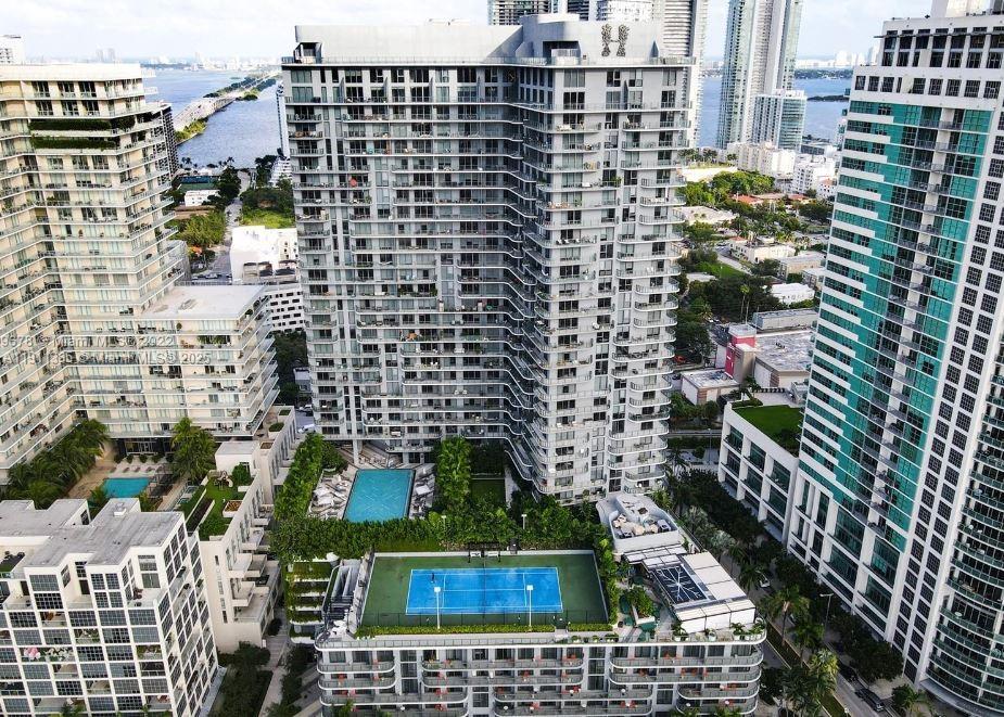 Condo for Sale in Miami, FL