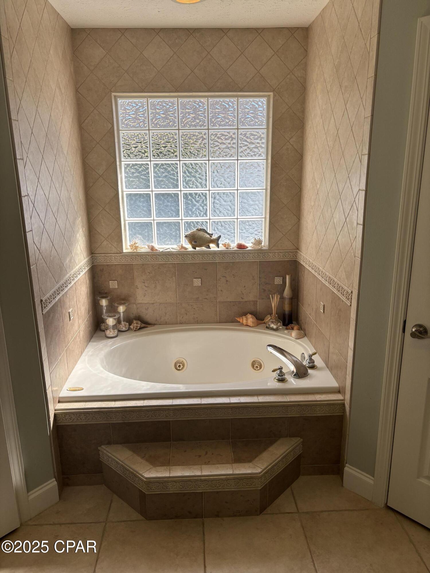 Image 11 For 8632 Lagoon Drive