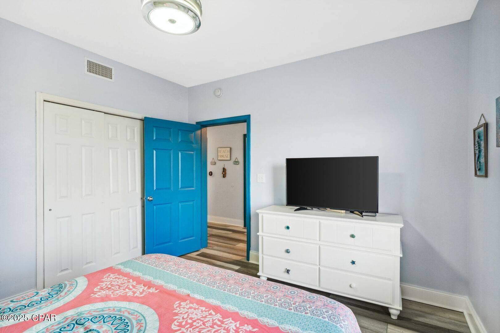 Image 16 For 9860 Thomas Drive 1221