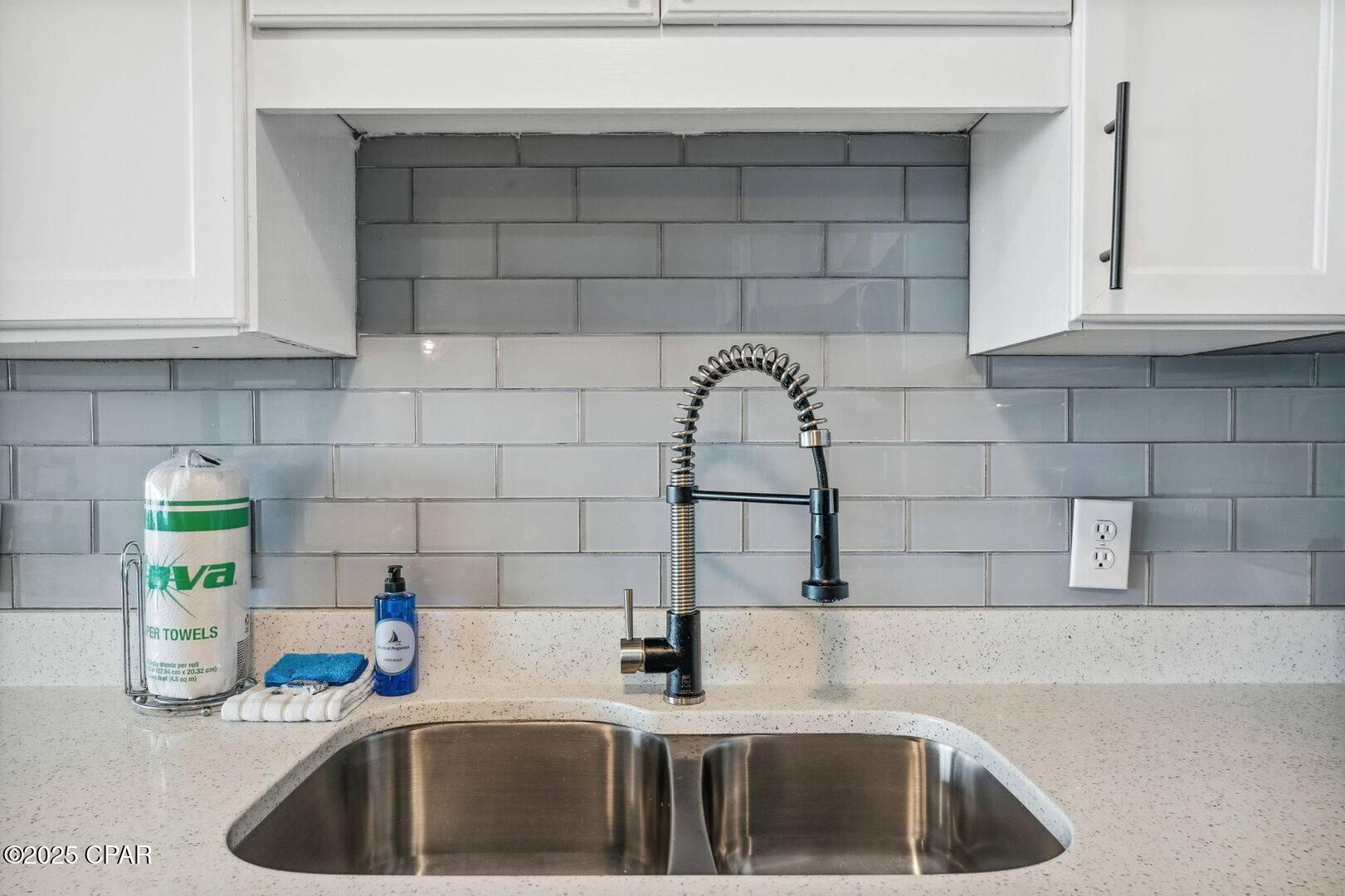 Image 7 For 9860 Thomas Drive 1221