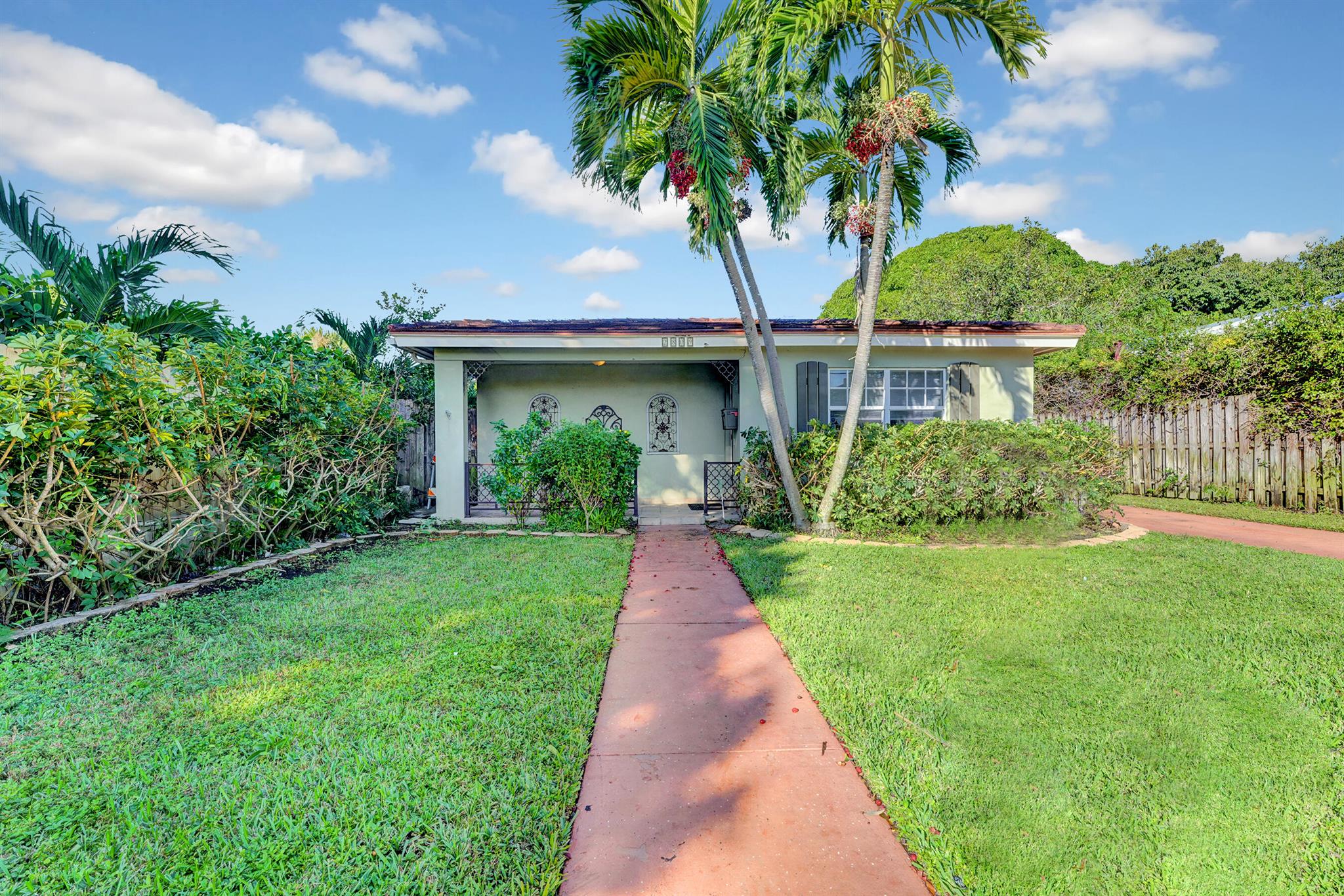 Gale Lake Worth 1 Reamnde