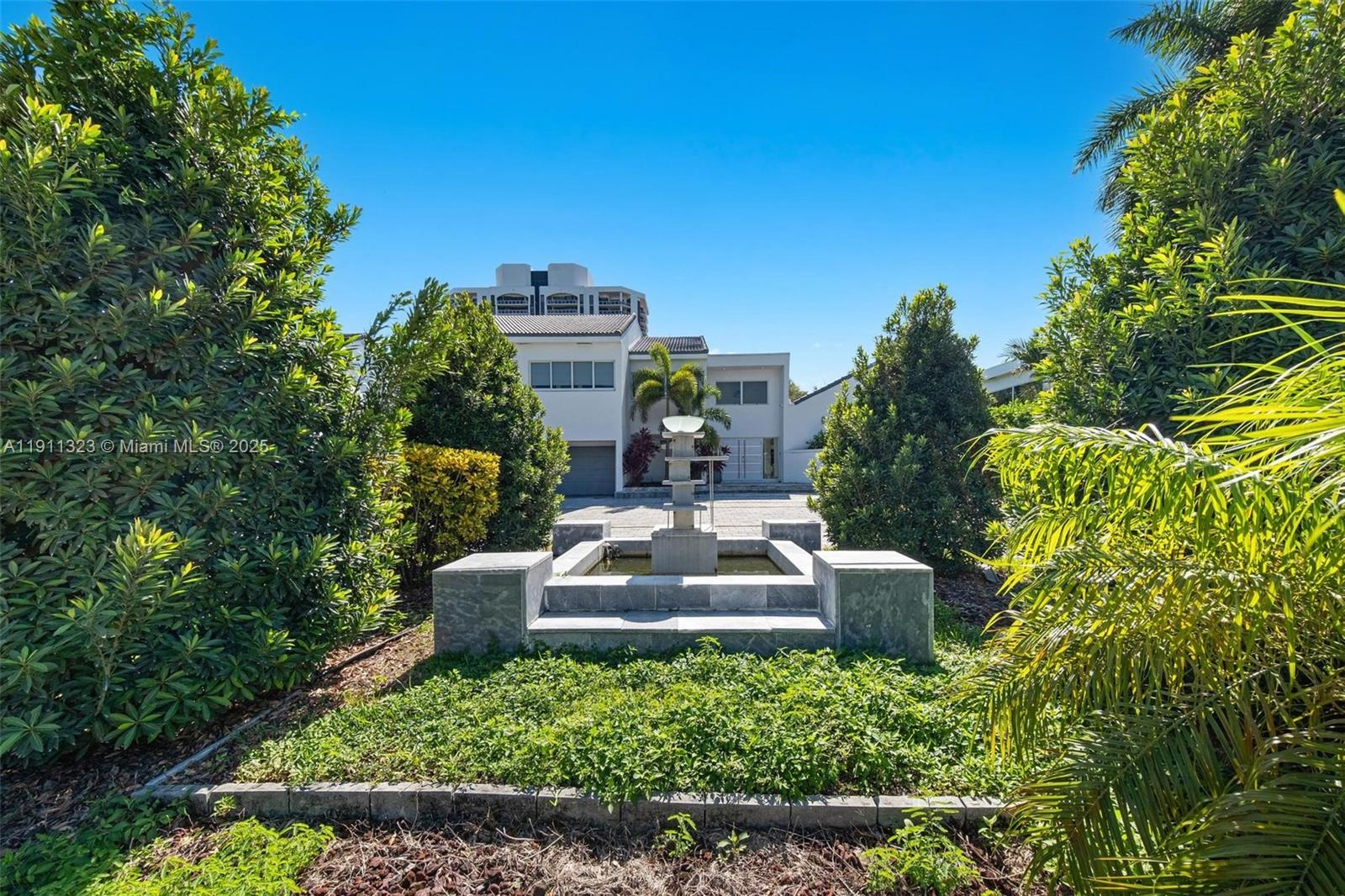 Homes for sale in Hallandale Beach, FL | 449 Holiday Dr, Hallandale Beach, FL 33009 | MLS# A11911323