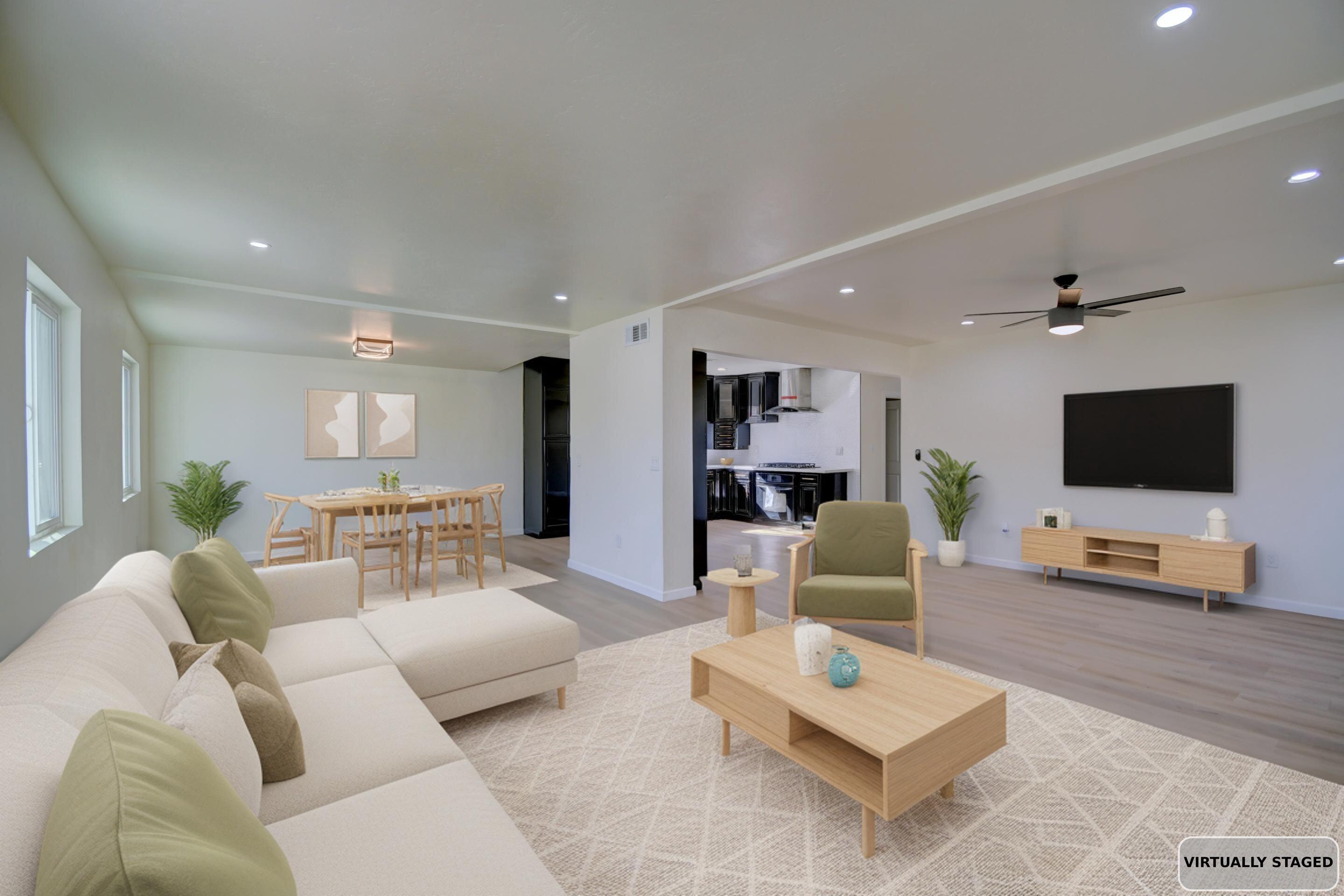 1607 Walter Street SE Living Room