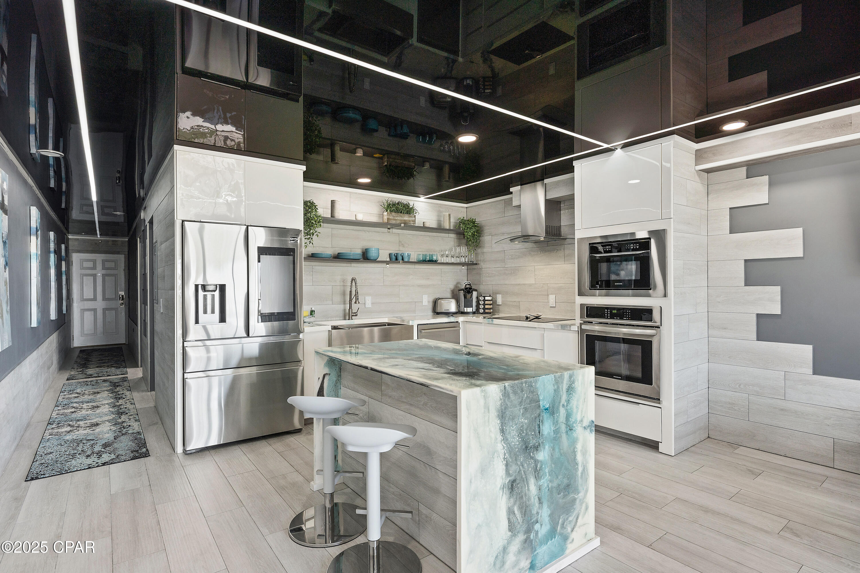 Image 2 For 8743 Thomas Drive 231