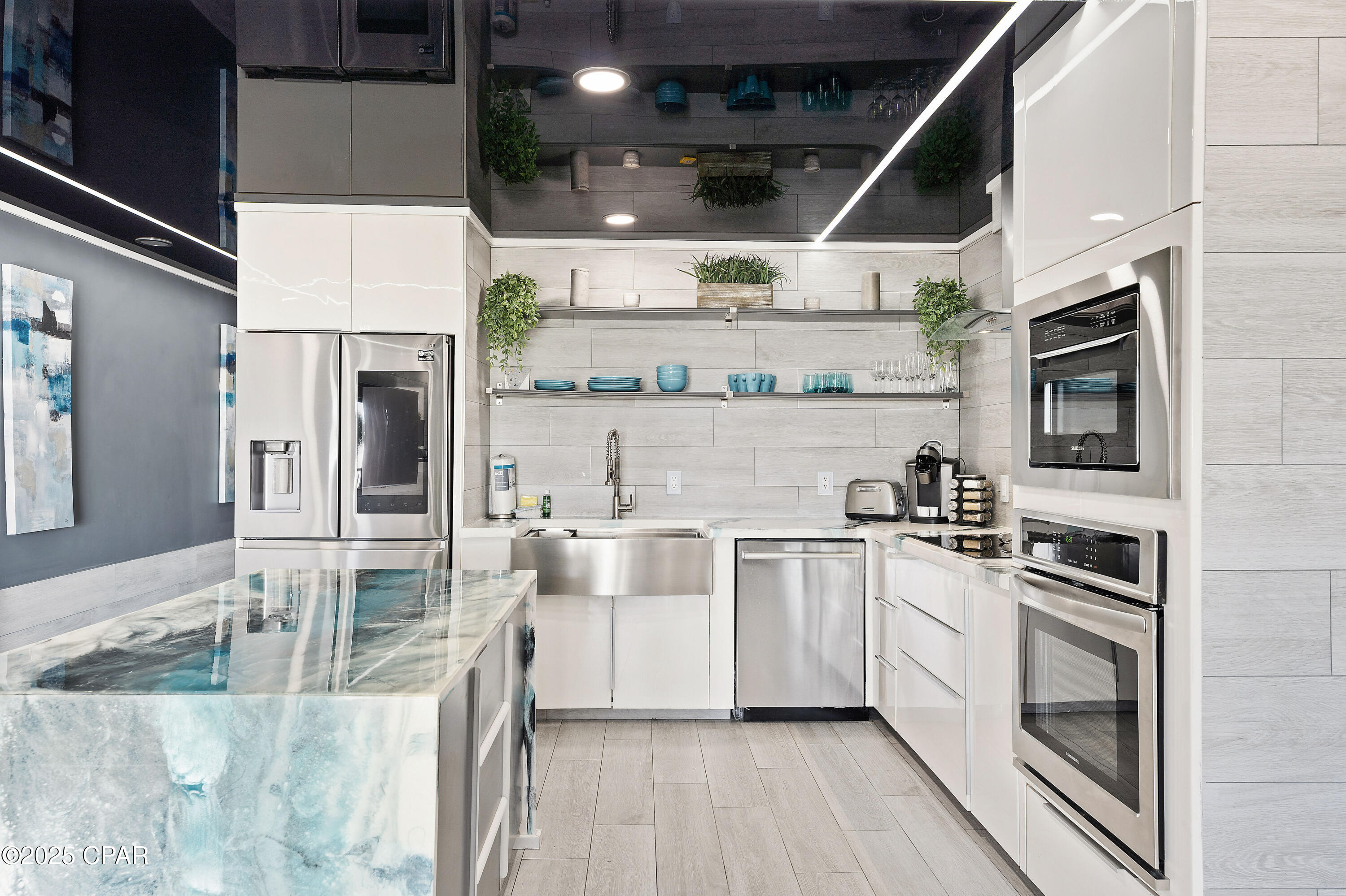 Image 4 For 8743 Thomas Drive 231