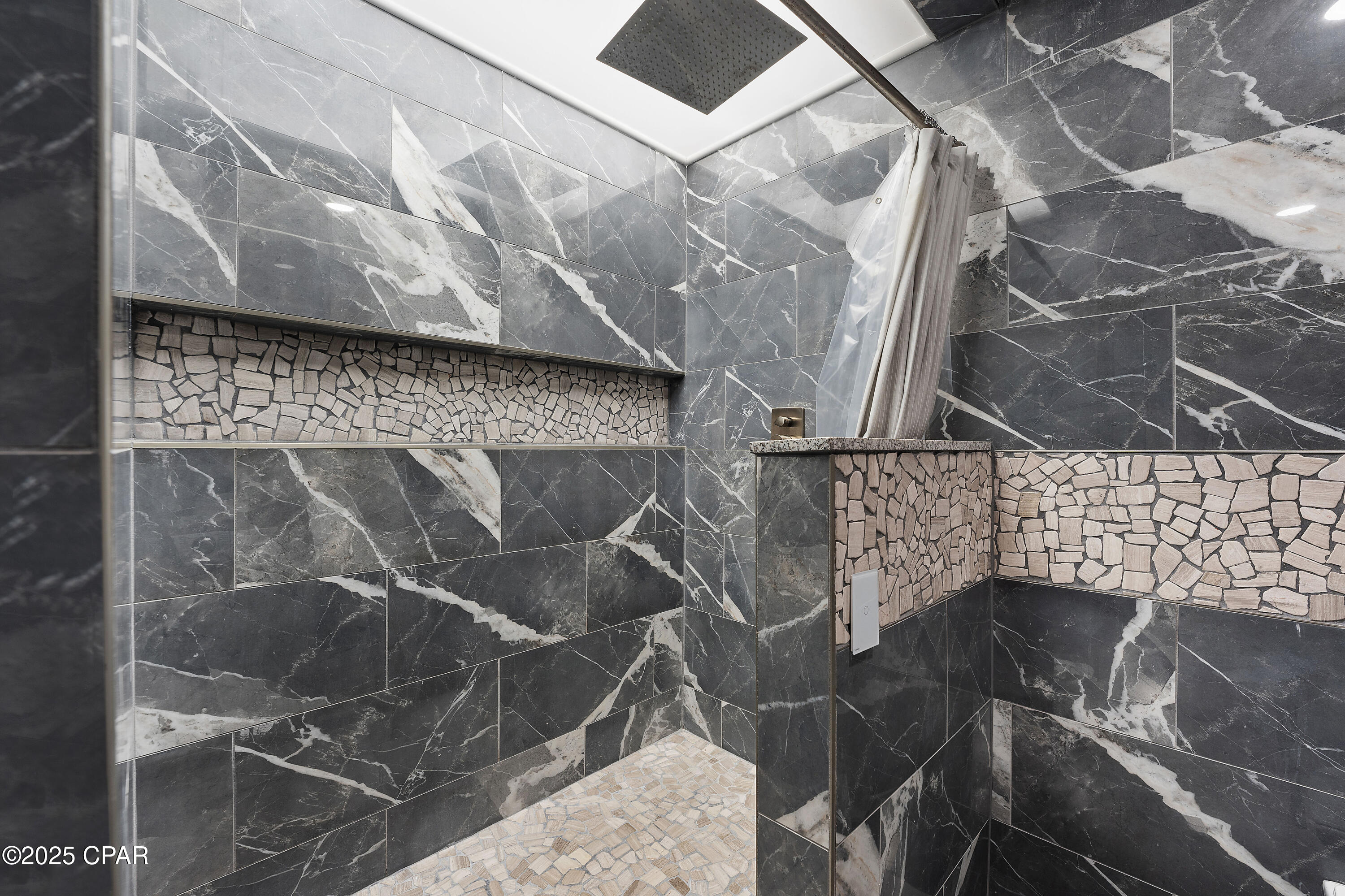 Image 8 For 8743 Thomas Drive 231