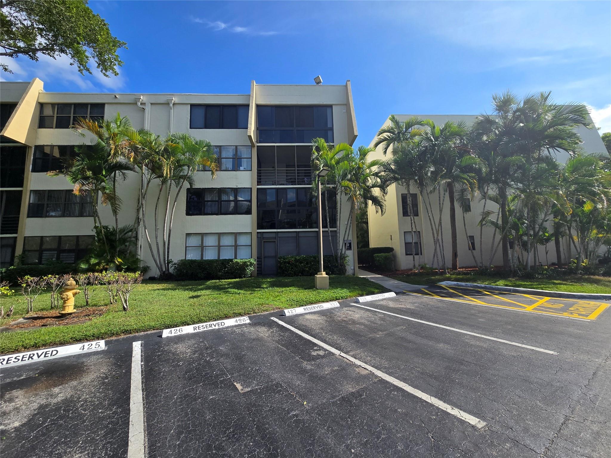 Villa Dorada Condo