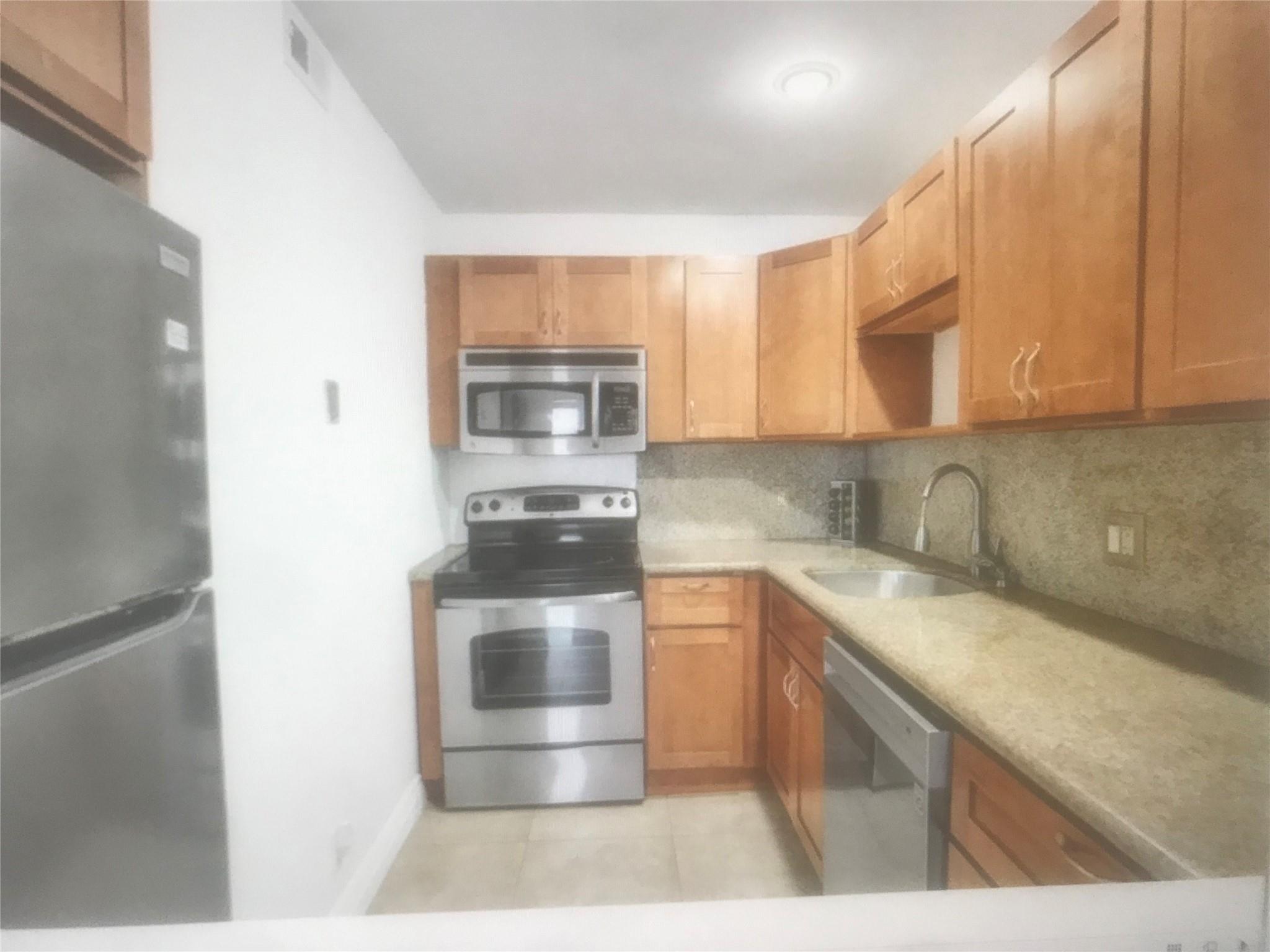 Homes for sale in Pompano Beach, FL | 2840 Ne 14Th Street Cswy #408a, Pompano Beach, FL 33062 | MLS# F10535449