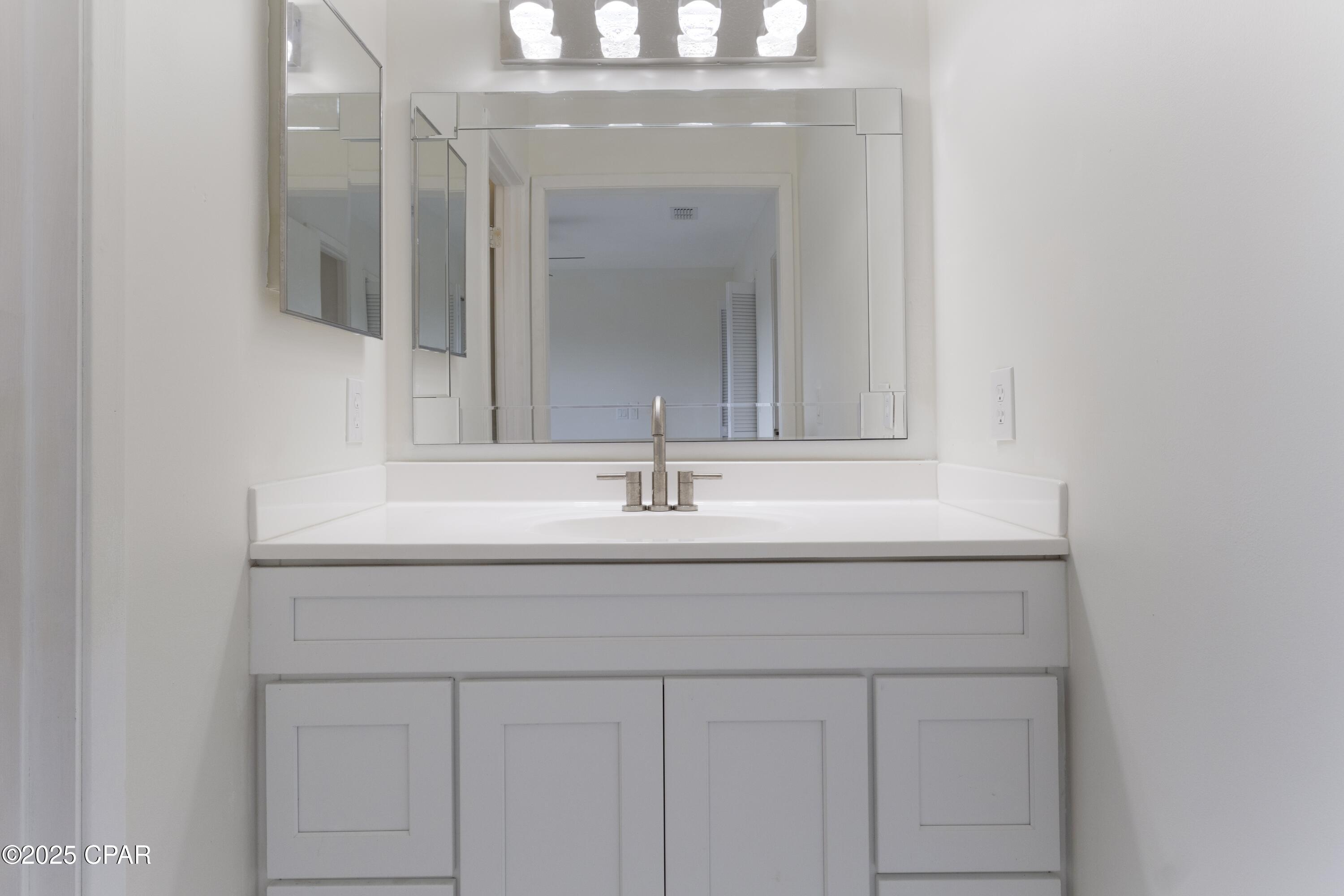 Image 11 For 6742 Greenfield Road