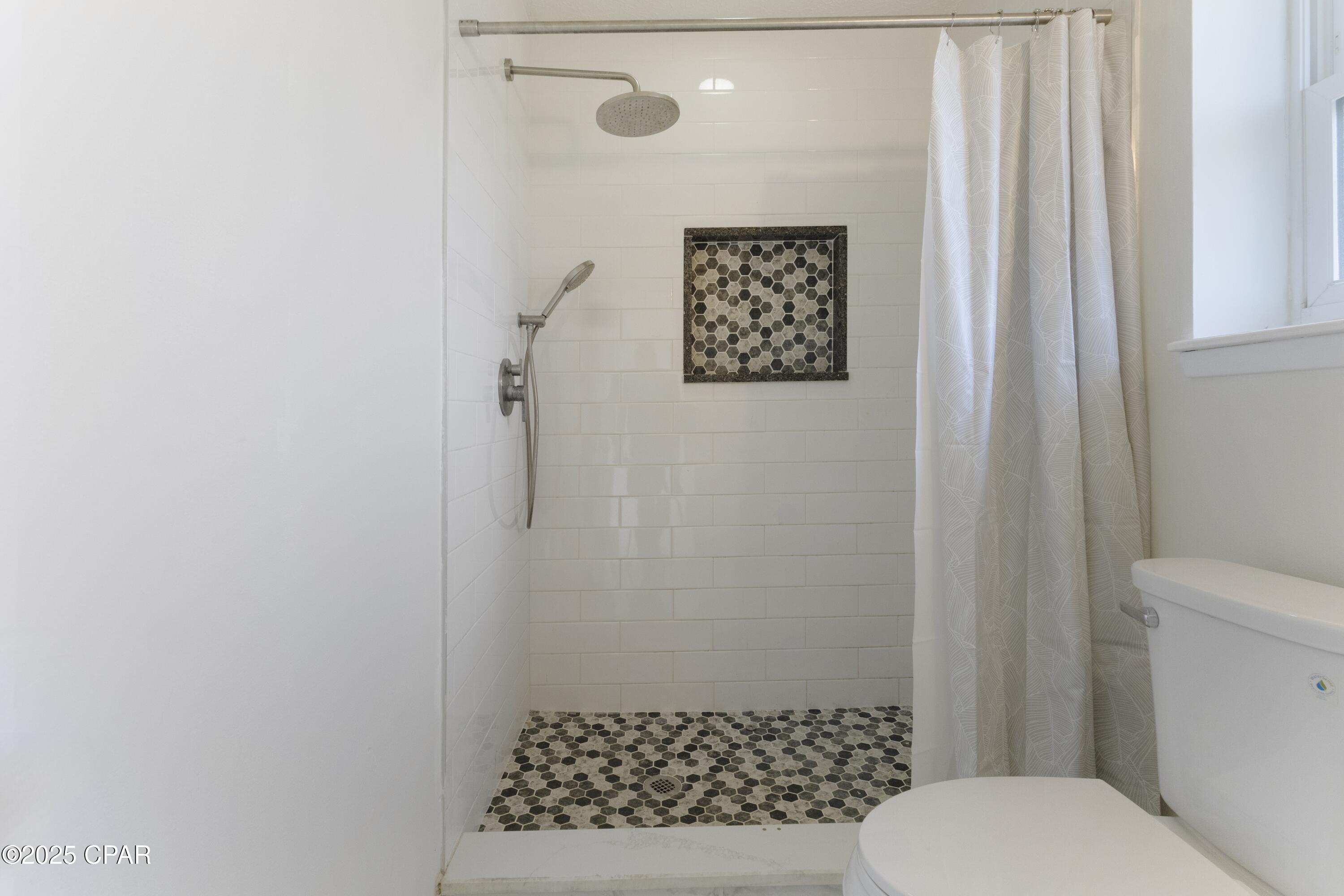 Image 12 For 6742 Greenfield Road