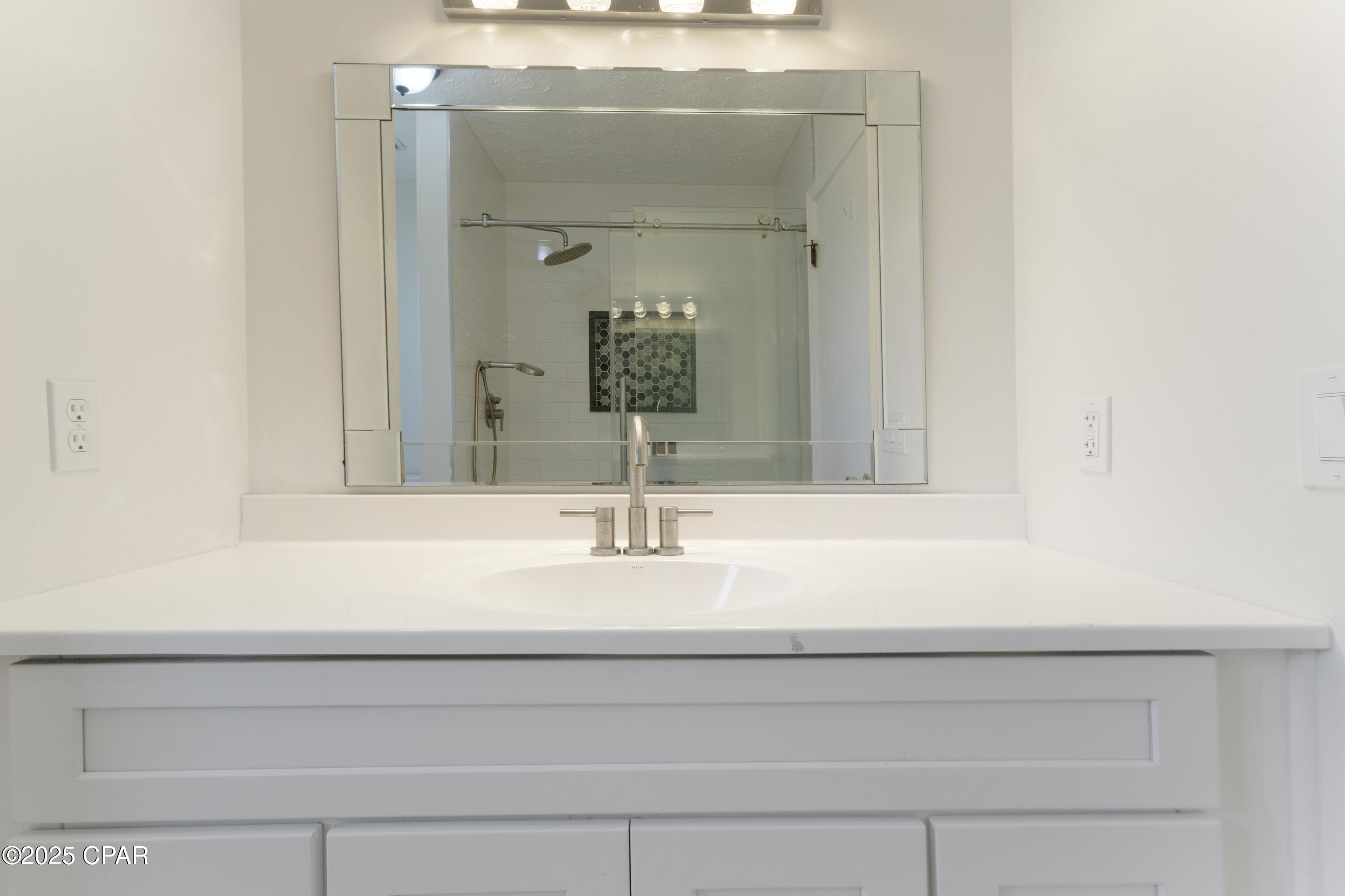 Image 15 For 6742 Greenfield Road