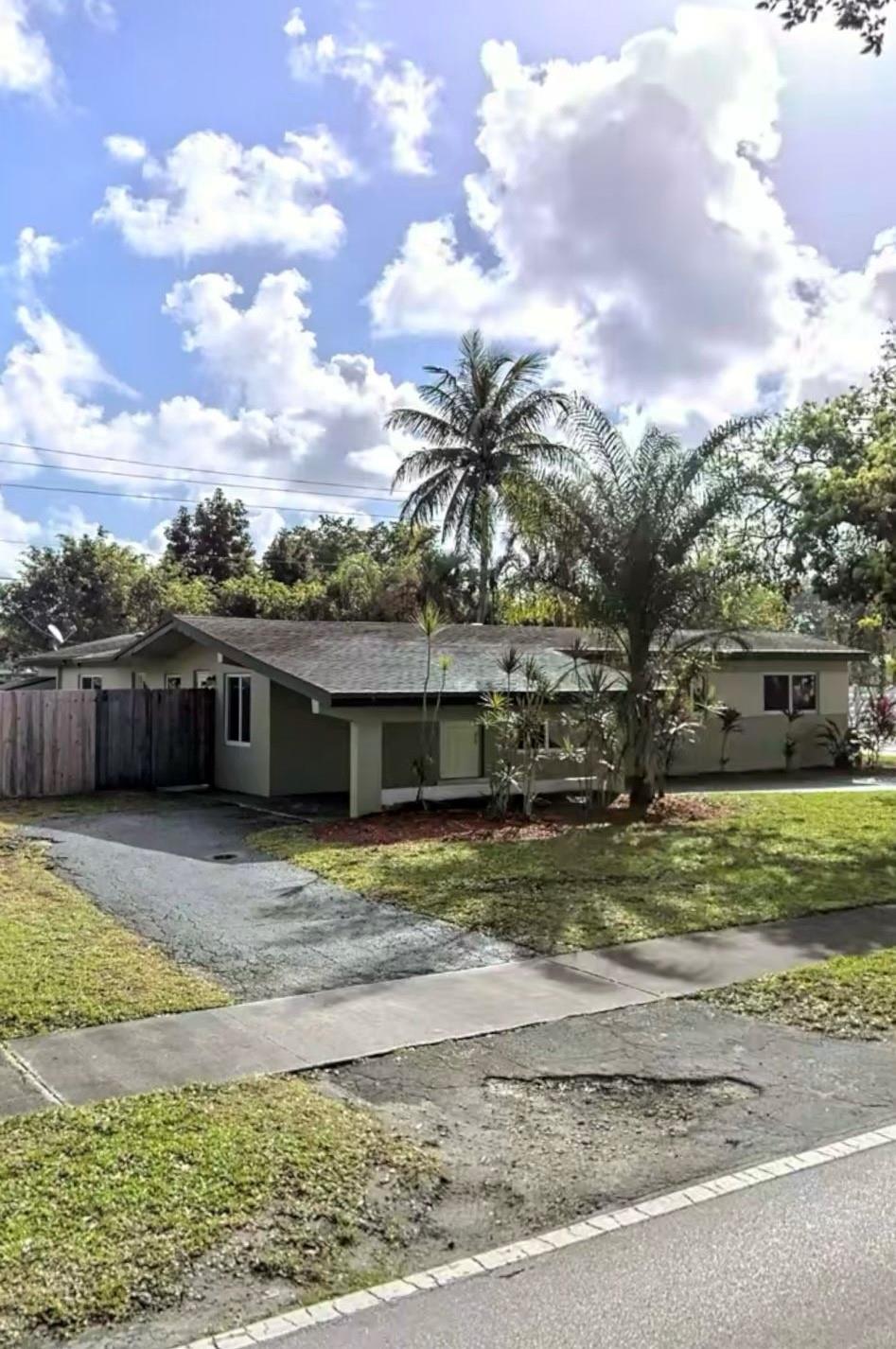 Hollywood Hills 6-22 B