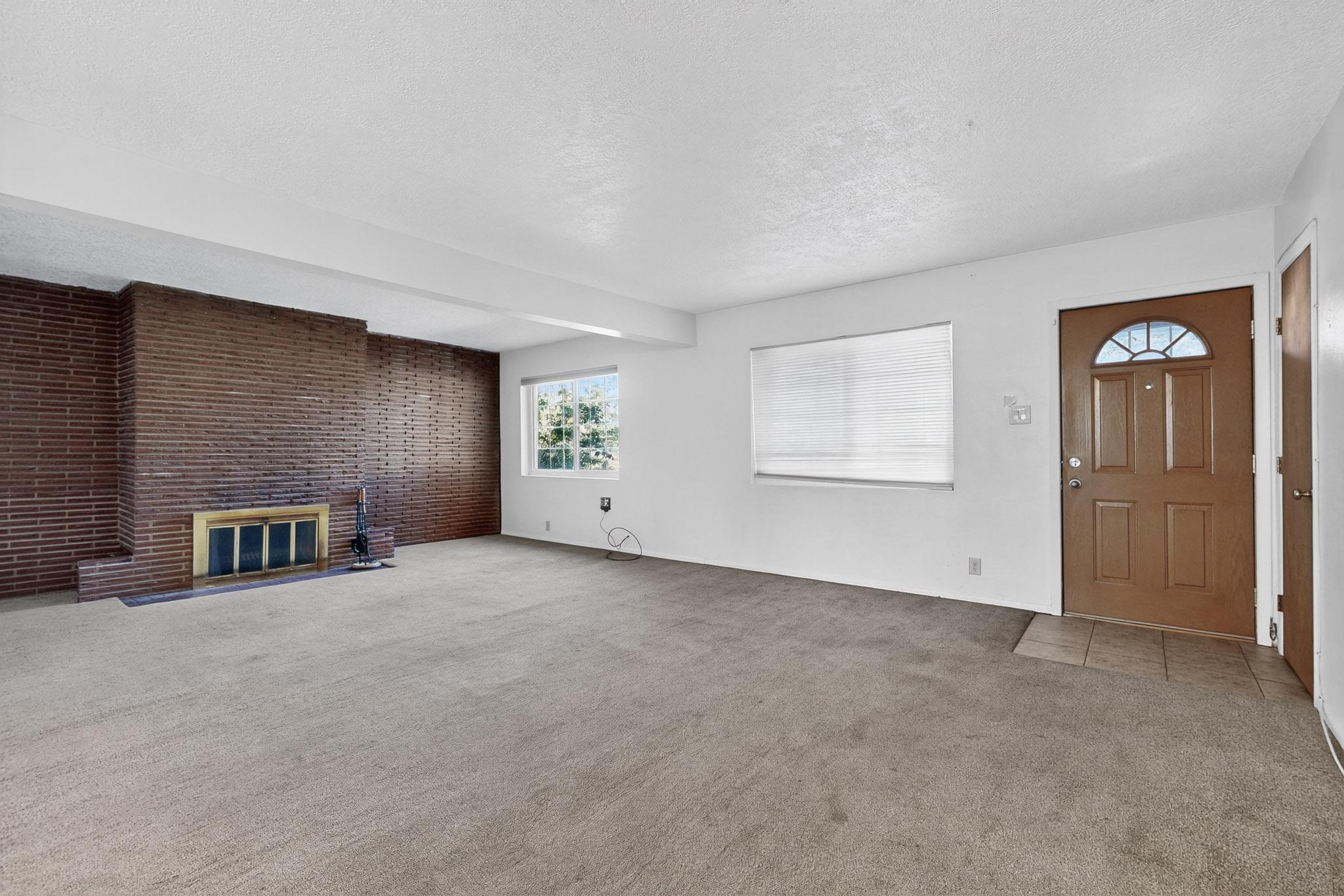 8802 Candelaria Road NE Living Room