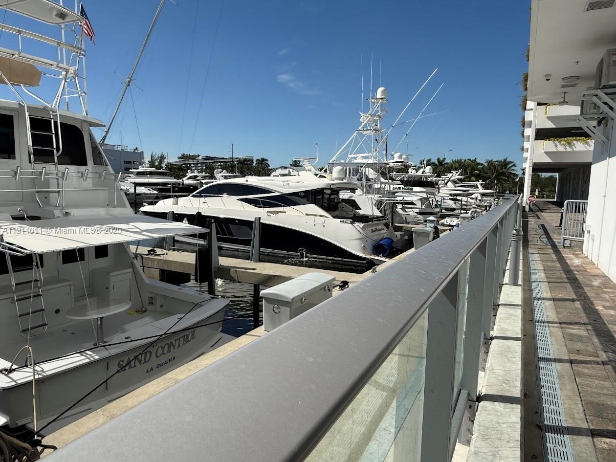 Homes for sale in North Miami Beach, FL | 17301 Biscayne Blvd #910, North Miami Beach, FL 33160 | MLS# A11911611