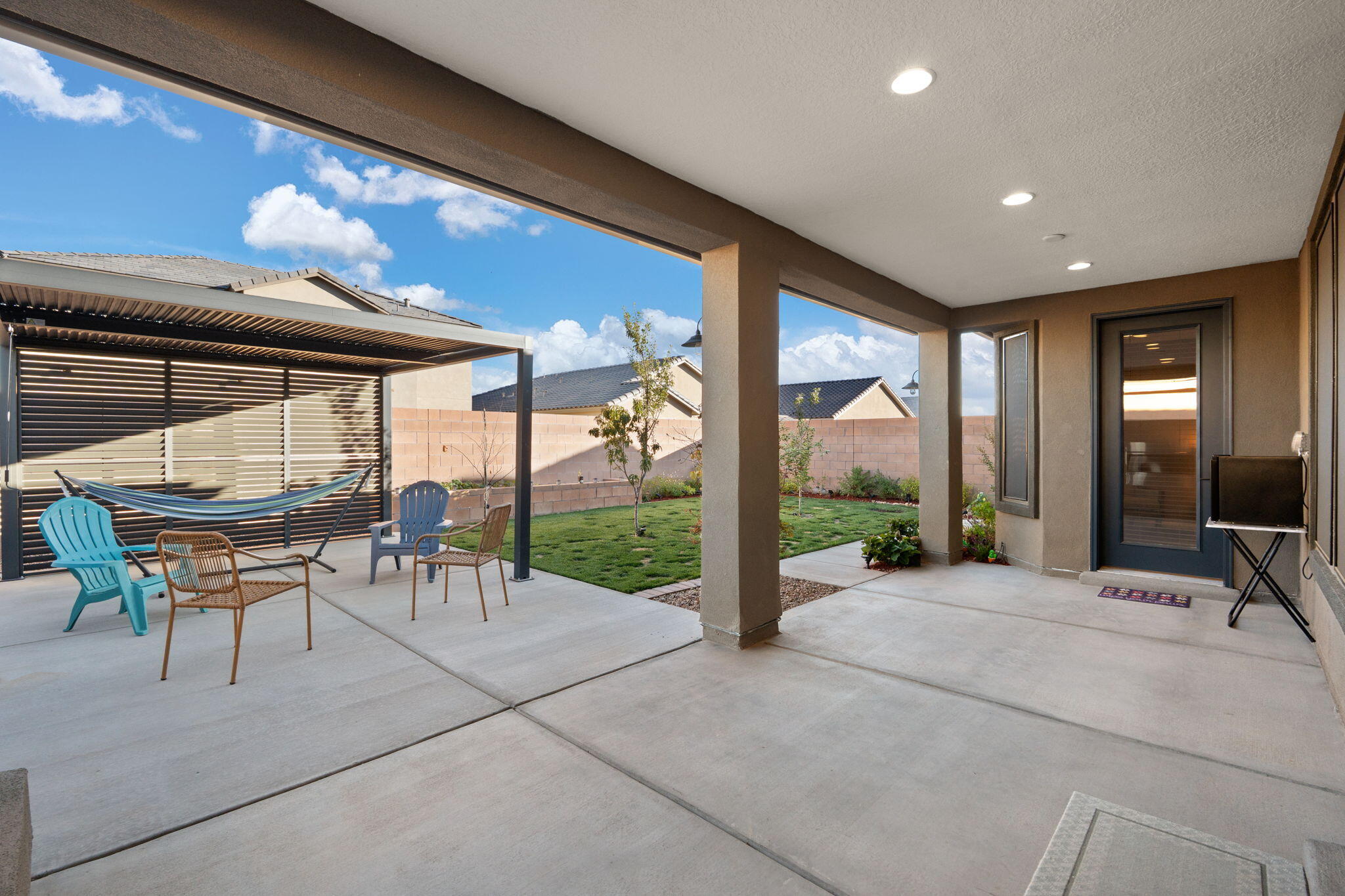 6028 Hardin Drive SE Patio