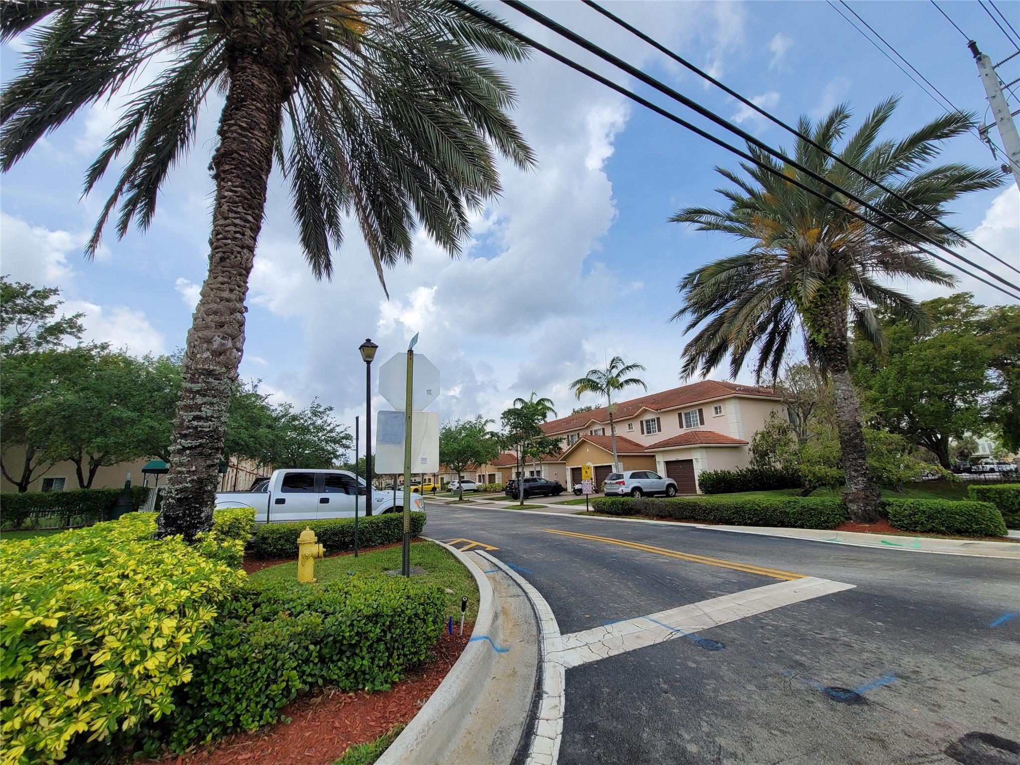 Homes for sale in Tamarac, FL | 8853 N Isles Cir #8853, Tamarac, FL 33321 | MLS# F10535442