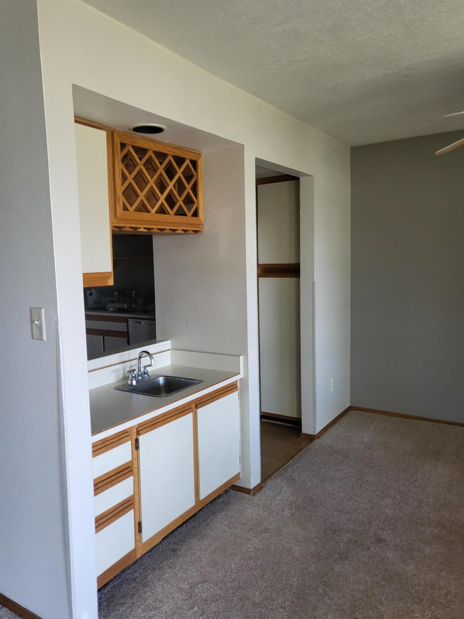 831 COUNTRY CLUB Drive SE 2F 