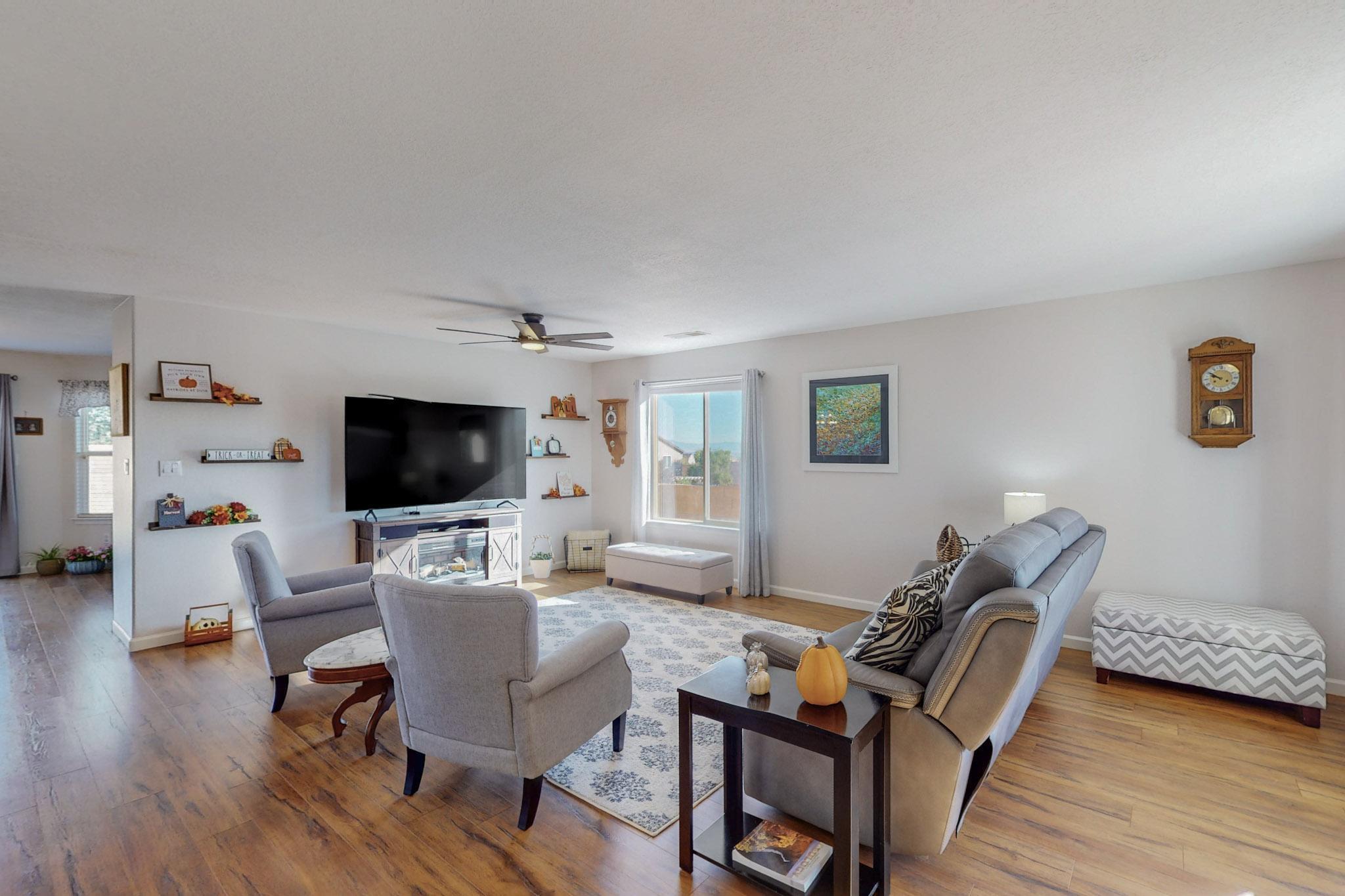 1136 Caramel Court SE Living Room