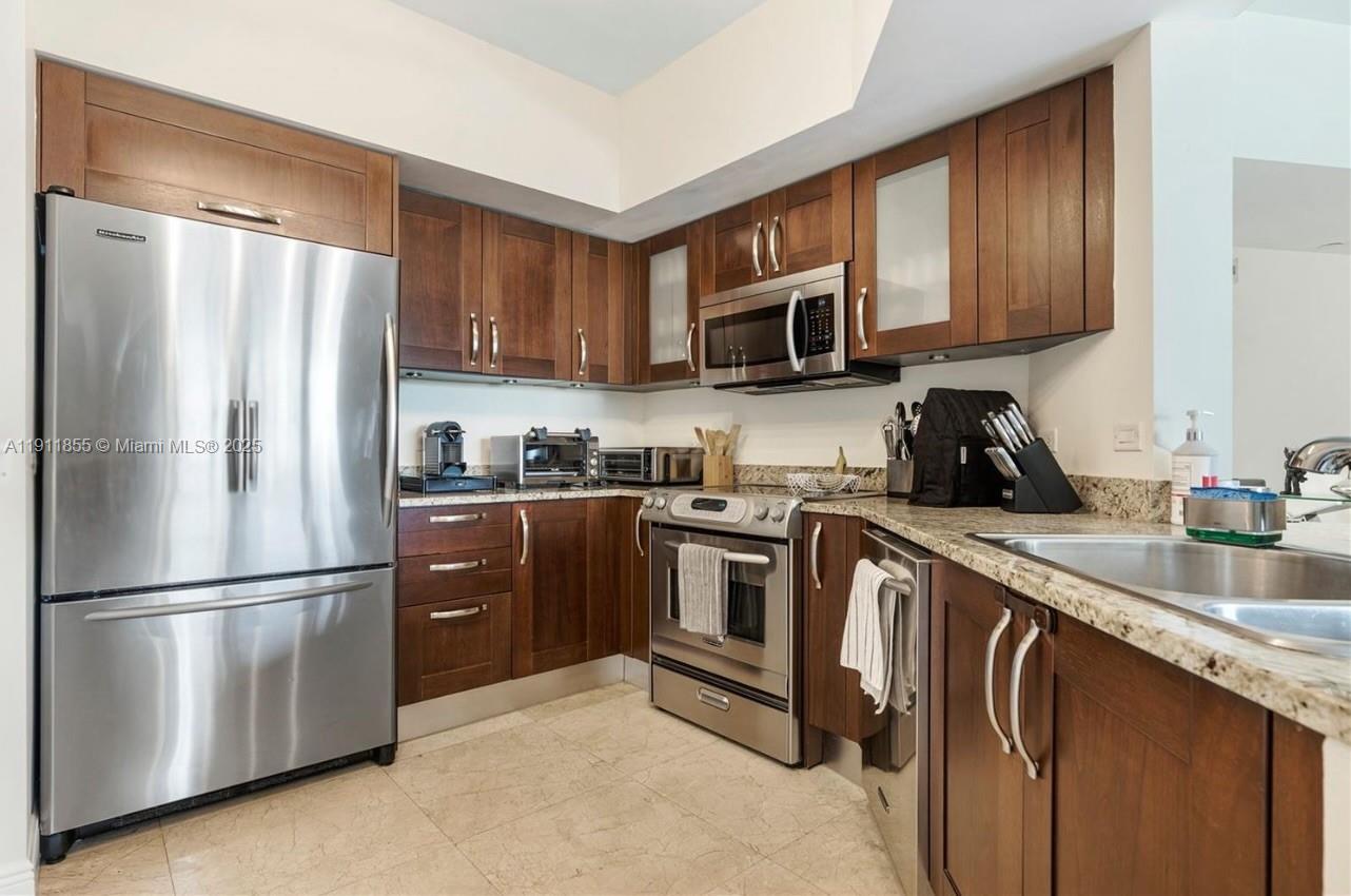 Turnberry Village So Towe