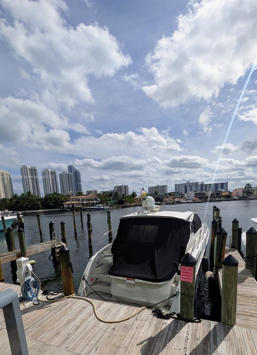 400 Sunny Isles Marina Con