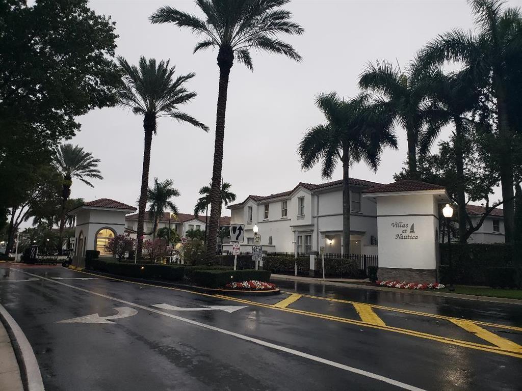 Villas At Nautica Two Con