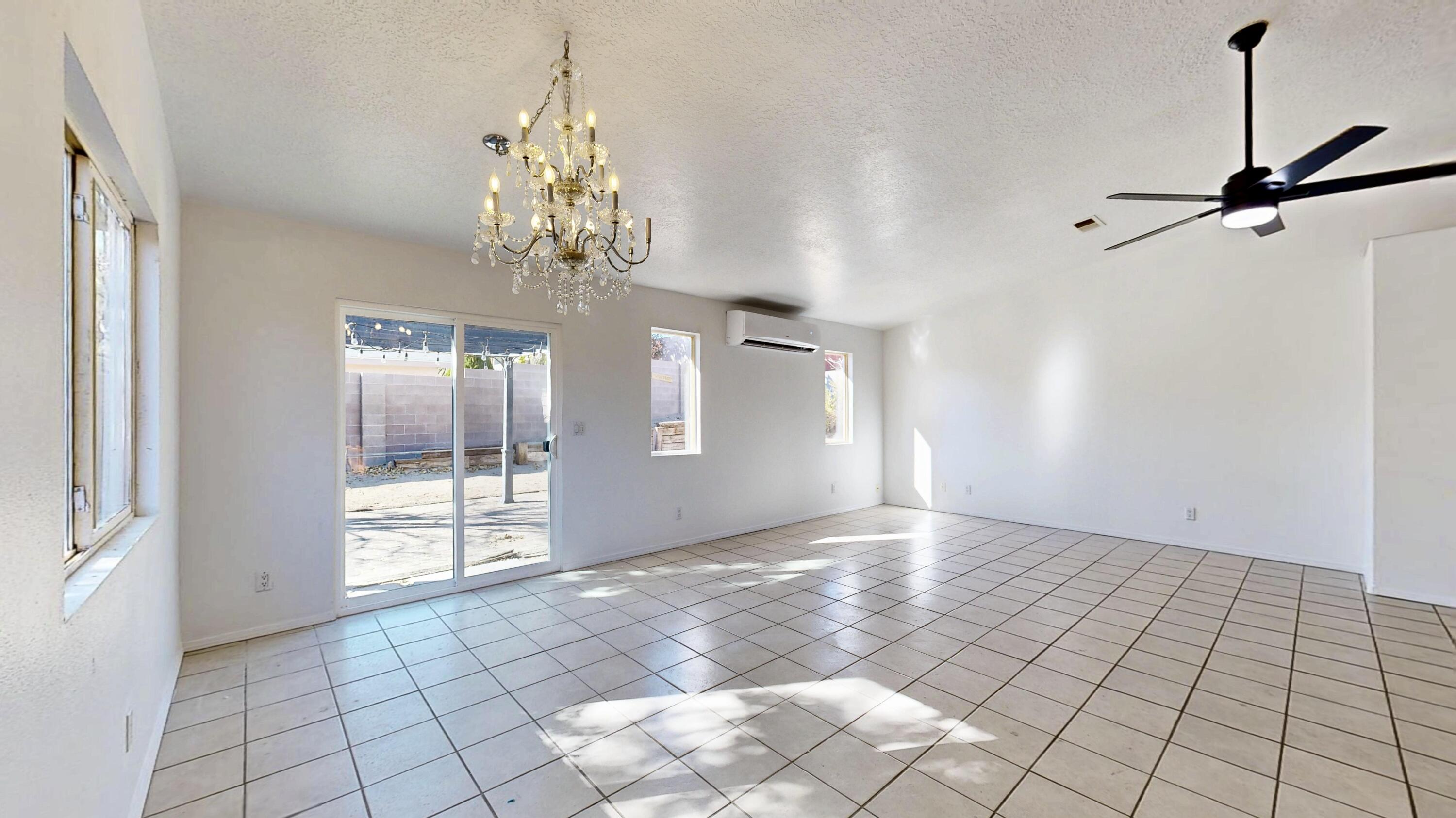 1405 SECRET VALLEY Drive SW Living Room