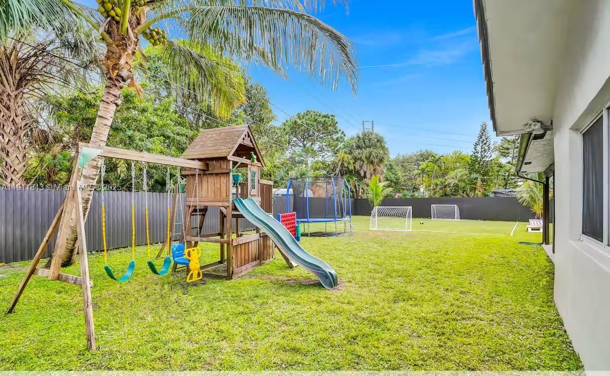 Homes for sale in Fort Lauderdale, FL | 2320 Sw 36th Ave, Fort Lauderdale, FL 33312 | MLS# A11911943