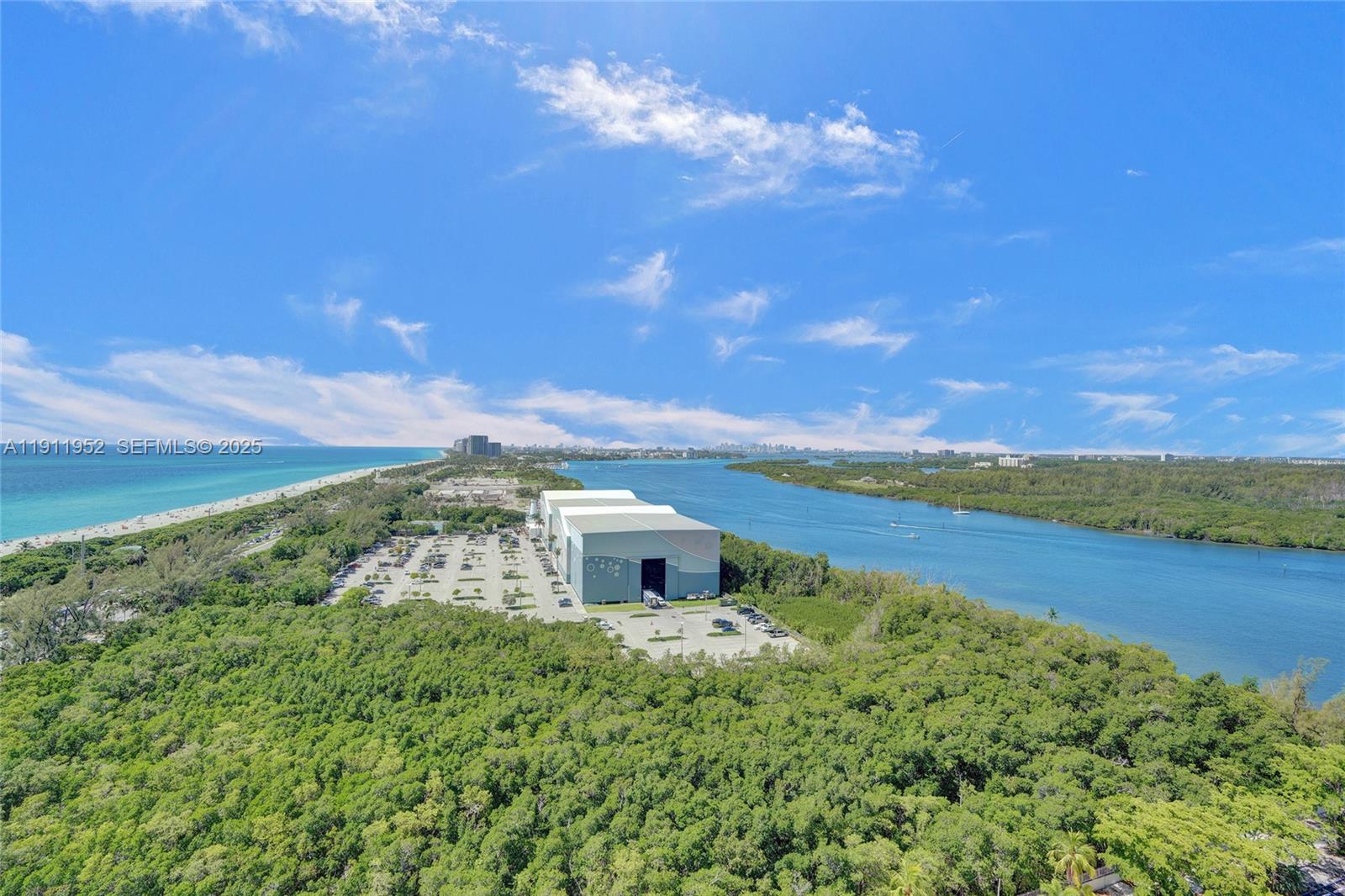 Arlen House East Condo