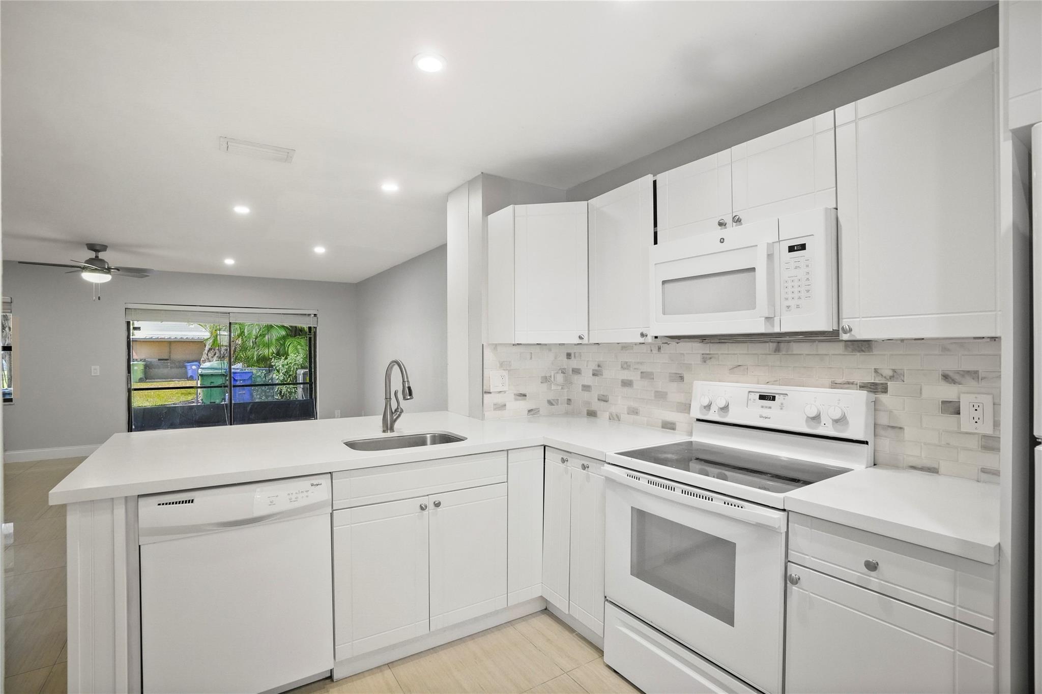 Homes for sale in Pembroke Pines, FL | 510 Nw 103Rd Ter #510, Pembroke Pines, FL 33026 | MLS# F10536219