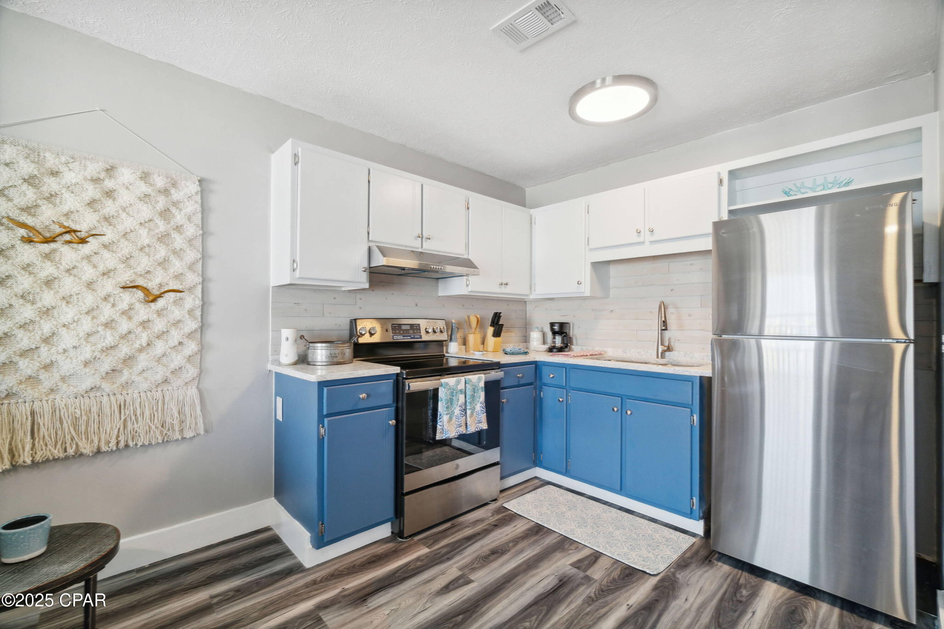 Image 17 For 4021 Dolphin Drive