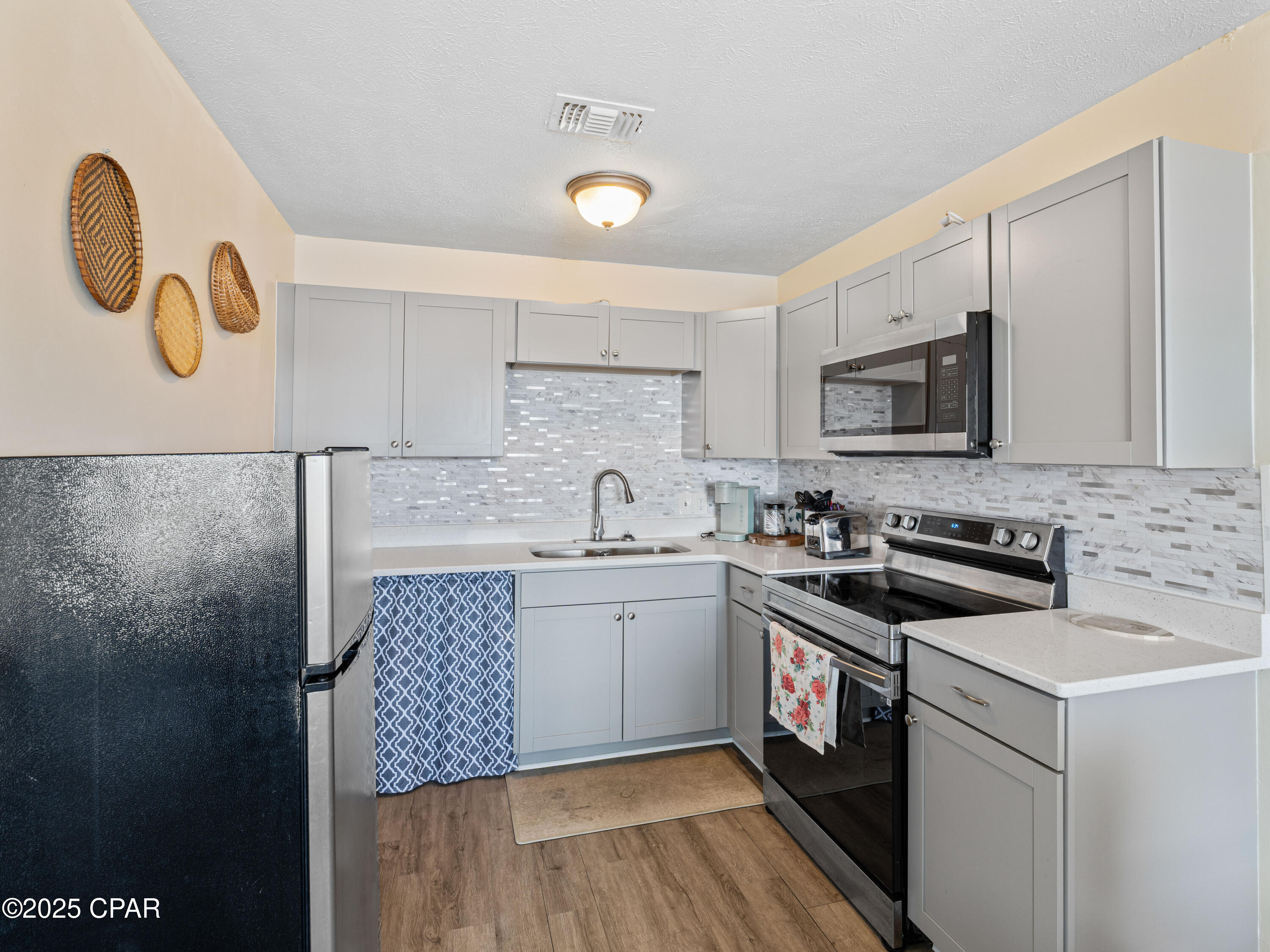 Image 21 For 4021 Dolphin Drive