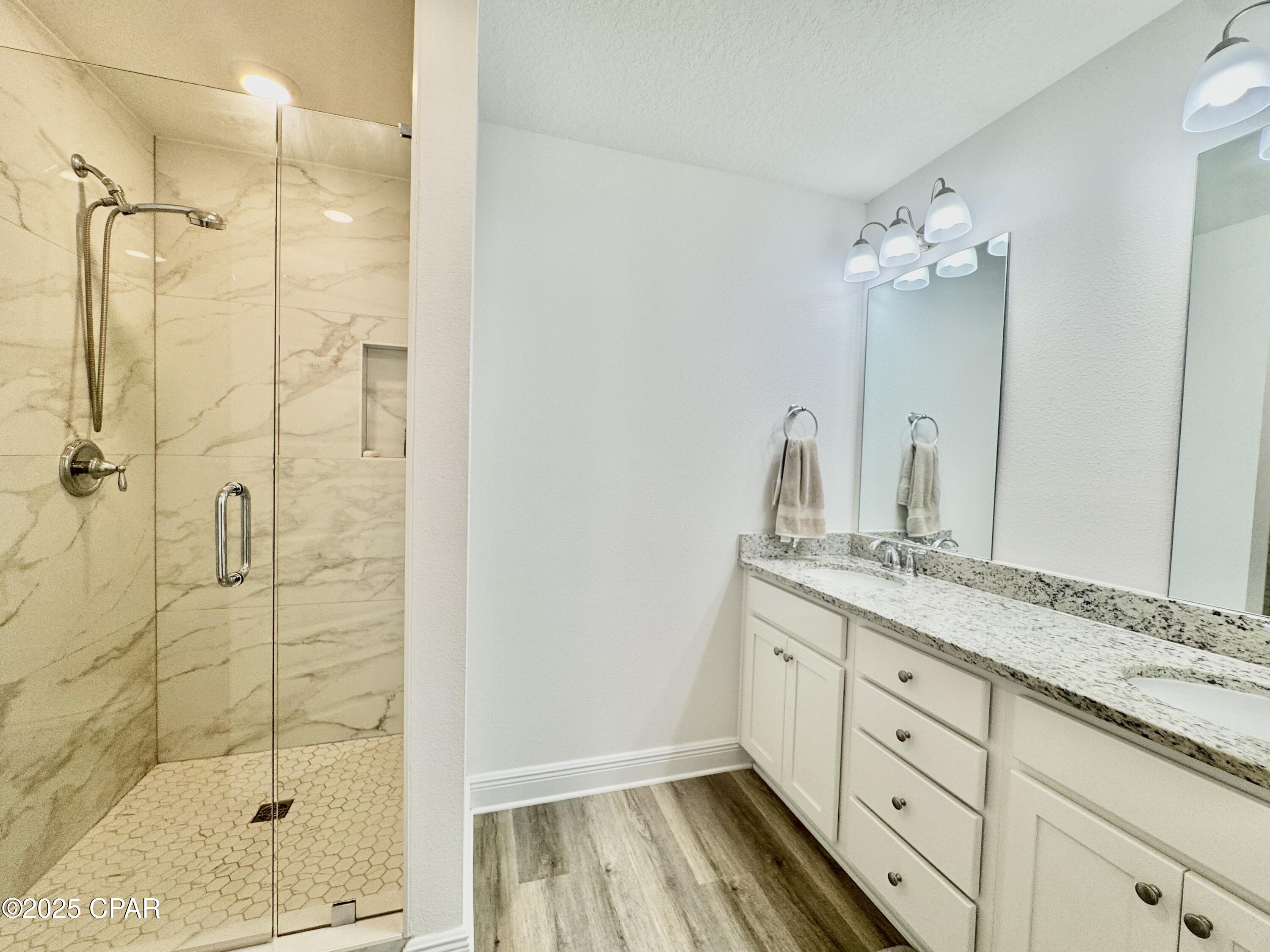 Image 15 For 560 Melrose Way