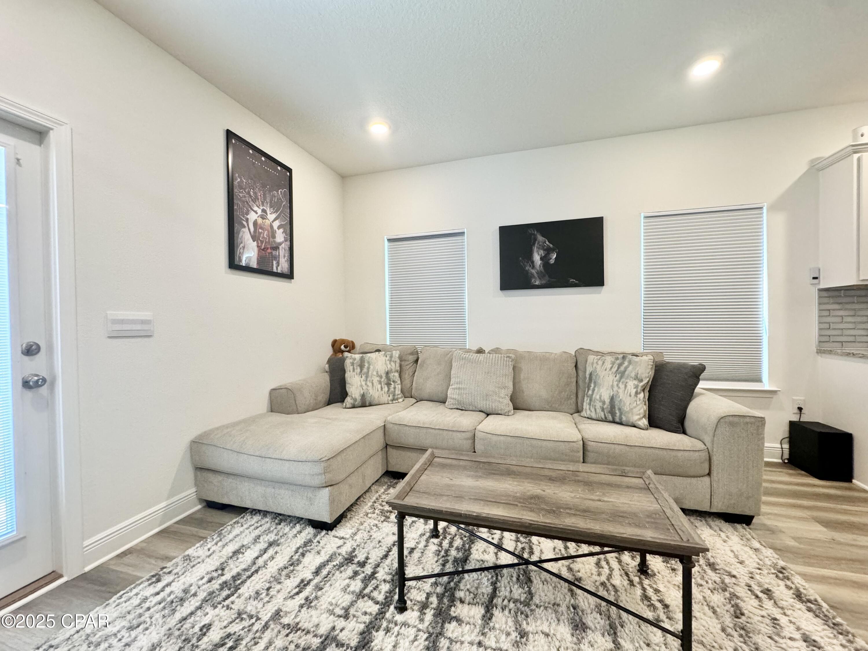 Image 9 For 560 Melrose Way