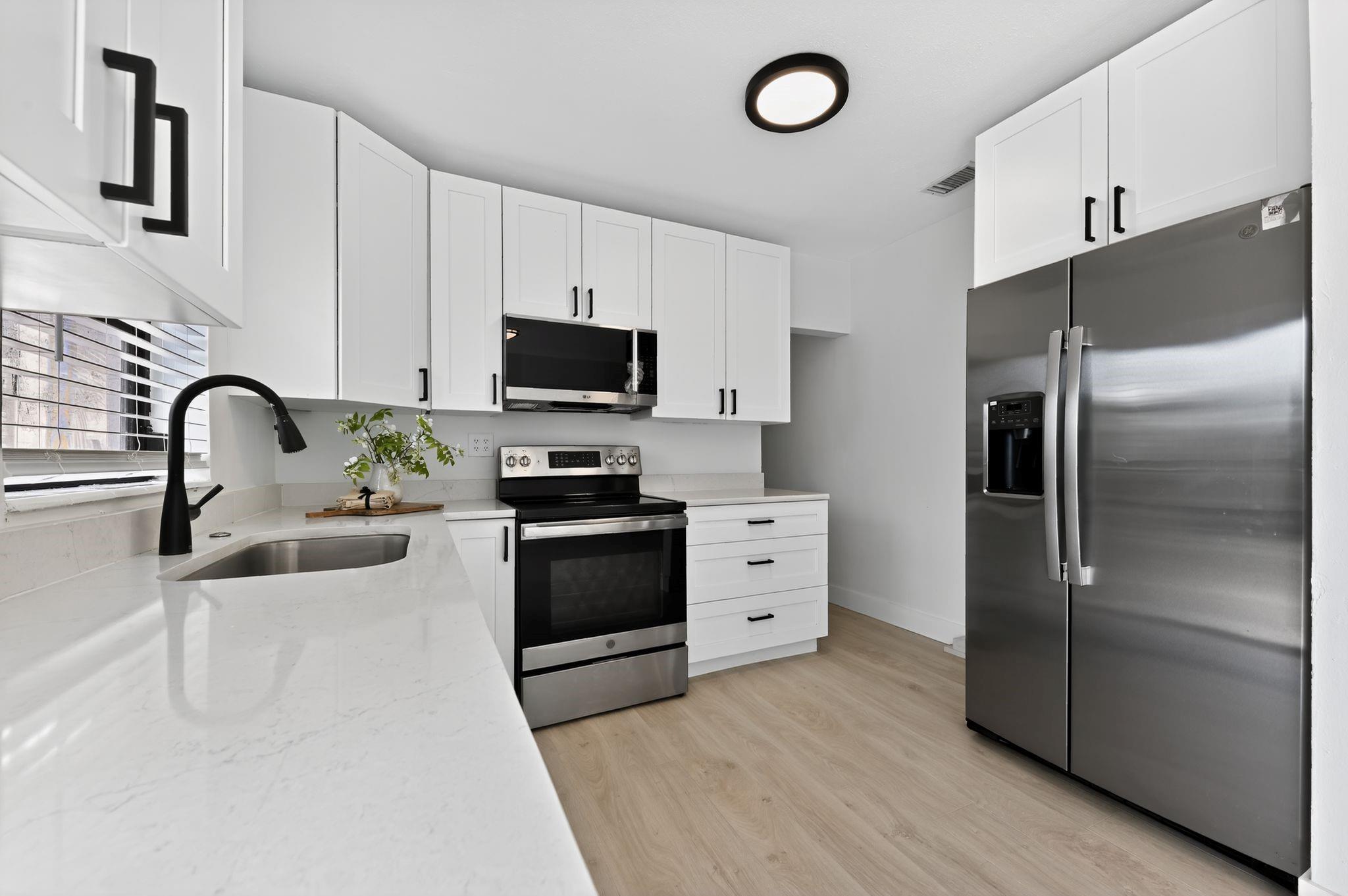 Homes for sale in Lantana, FL | 115 N 11Th St, Lantana, FL 33462 | MLS# F10536145