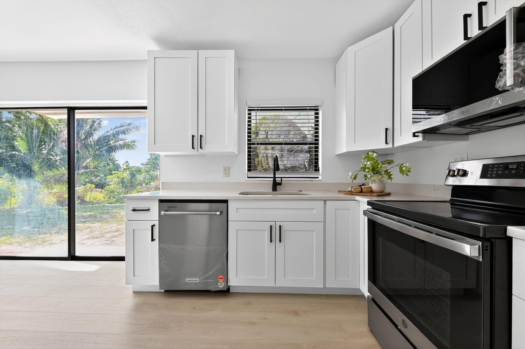 Homes for sale in Lantana, FL | 115 N 11Th St, Lantana, FL 33462 | MLS# F10536145