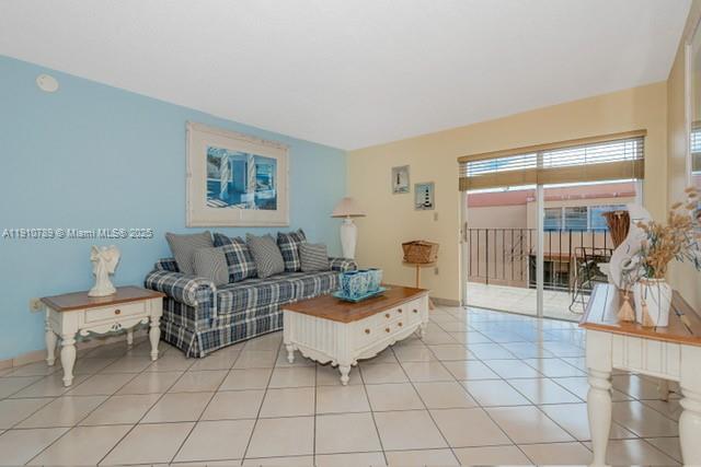 Palm-East Gardens Condo