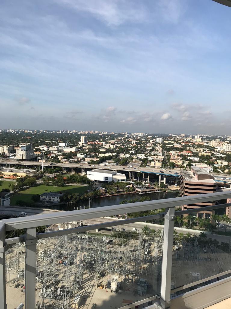 Apartamento para Alugar em Miami, FL