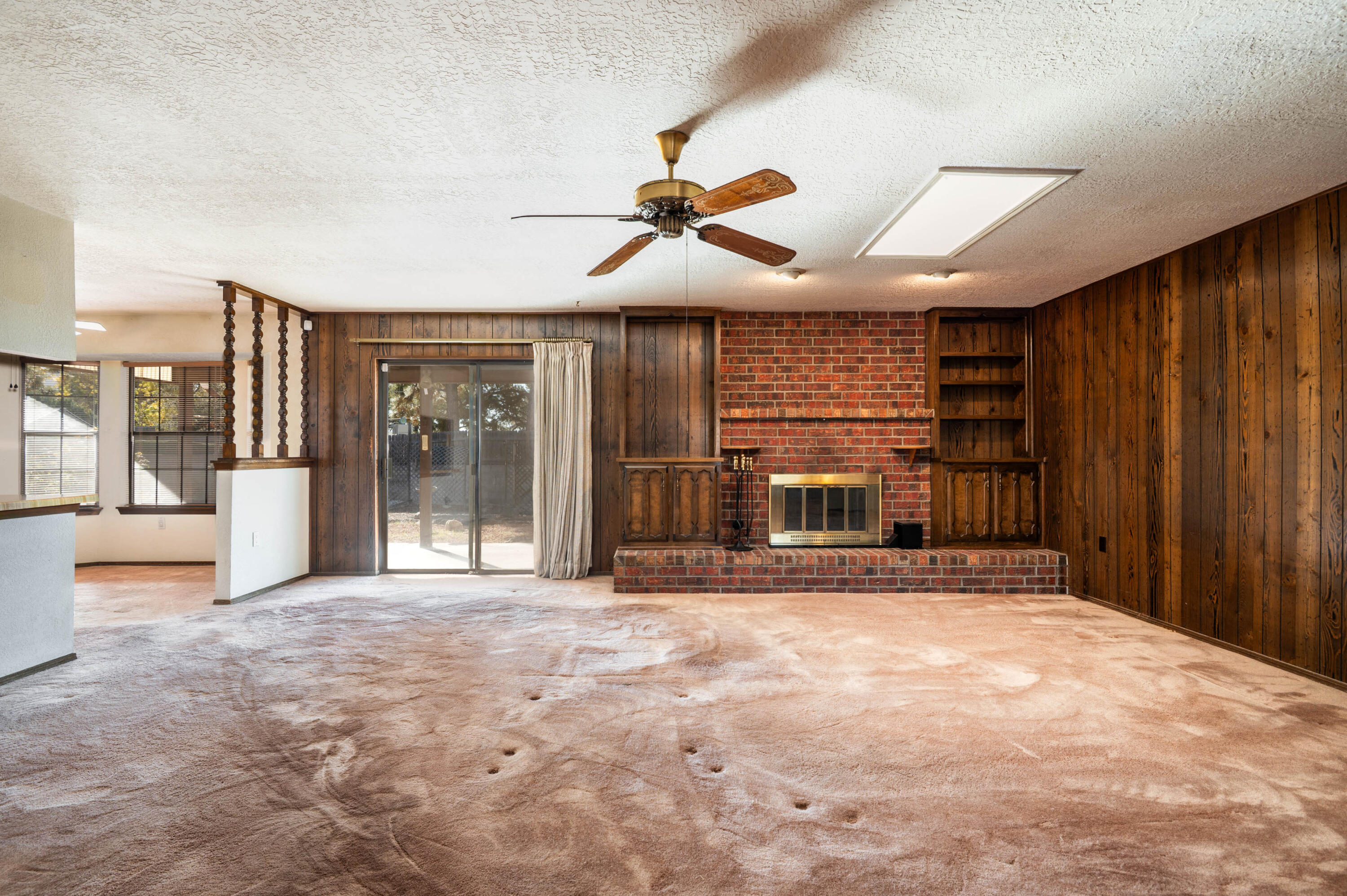 12216 La Charles Avenue NE Living Room