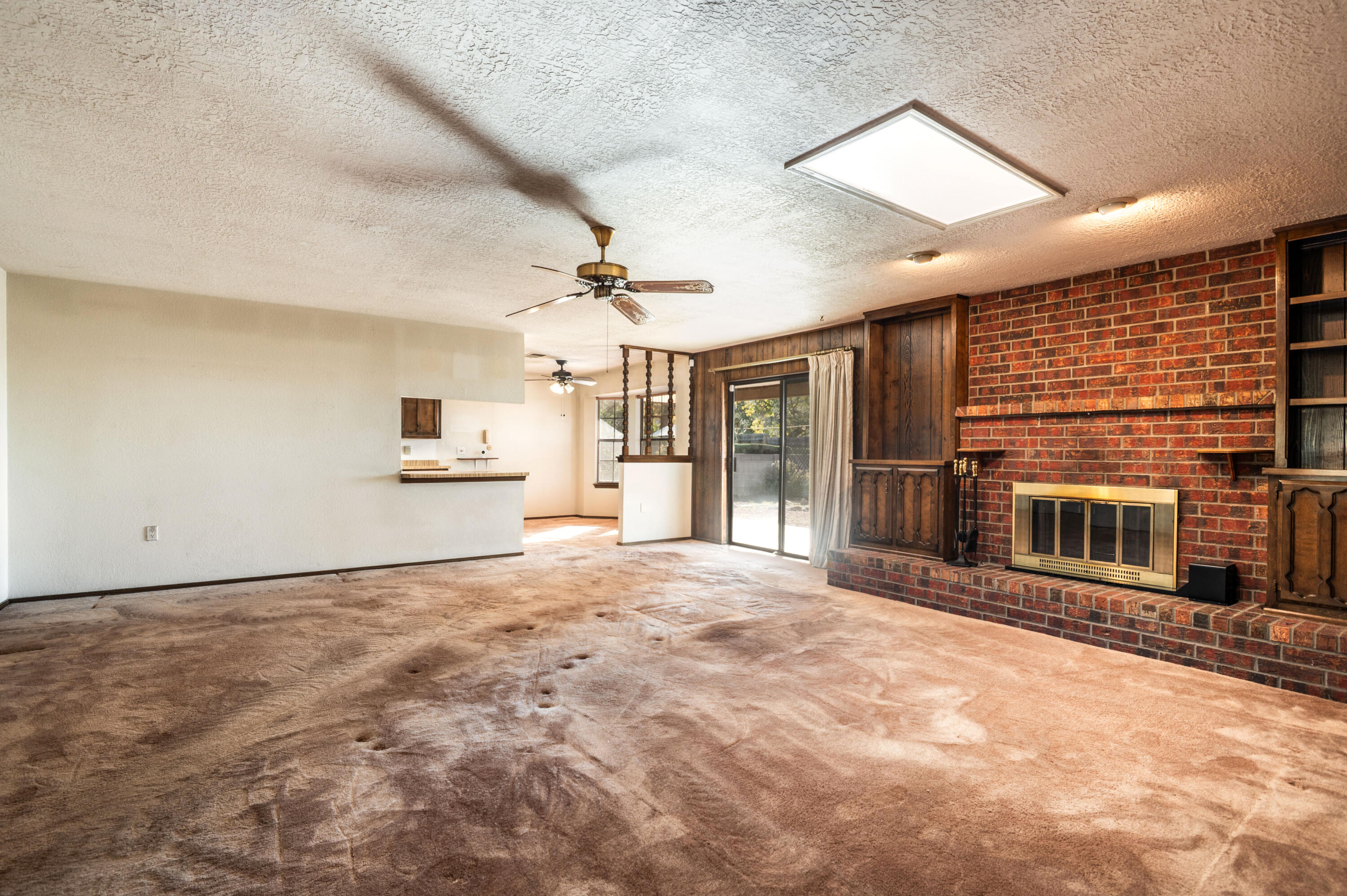 12216 La Charles Avenue NE Living Room