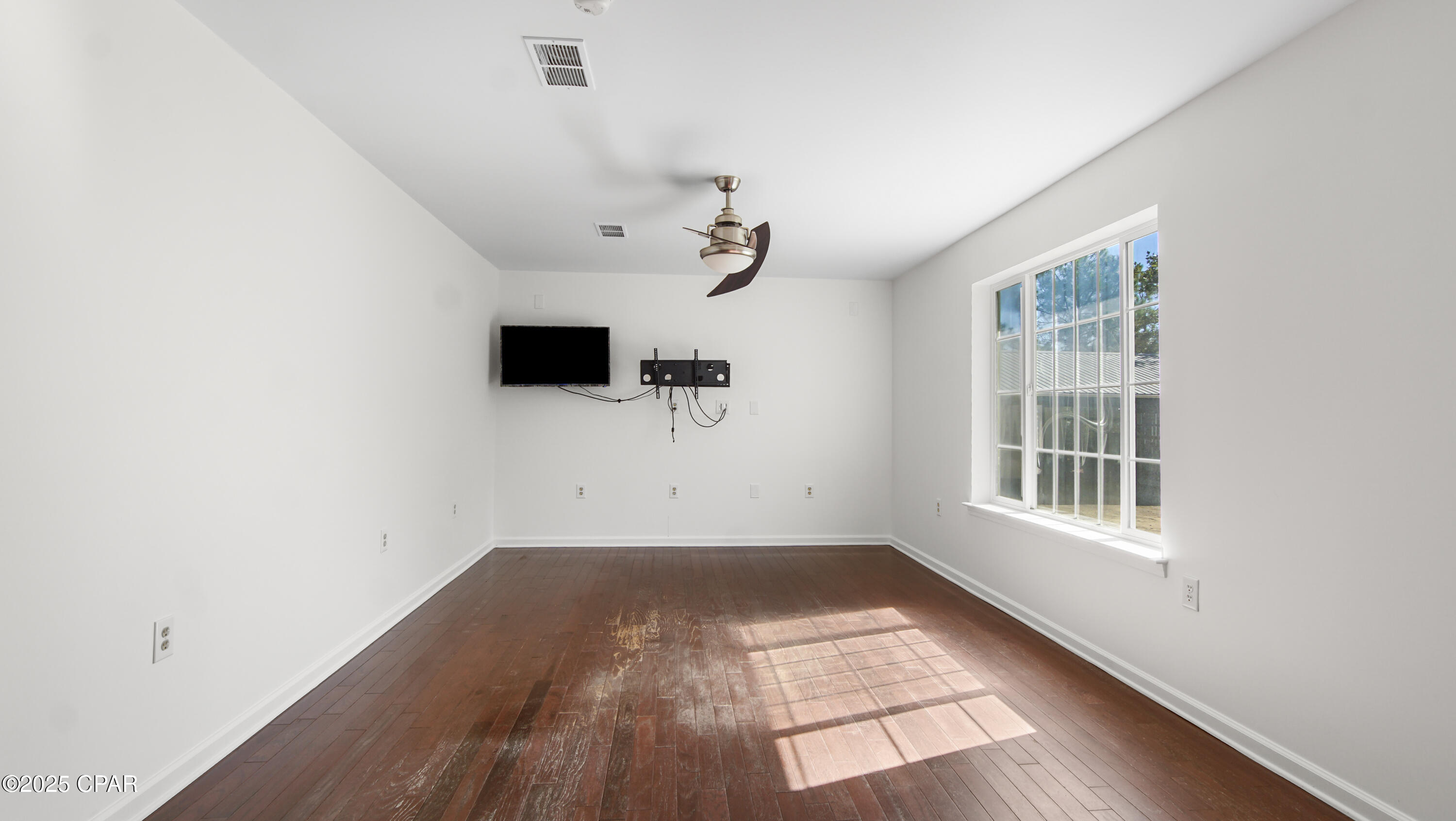 Image 10 For 300 Deer Trail