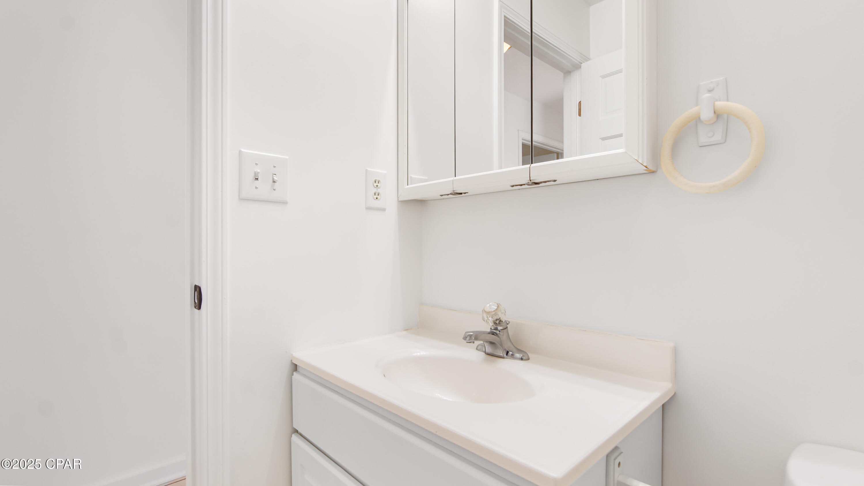 Image 20 For 300 Deer Trail