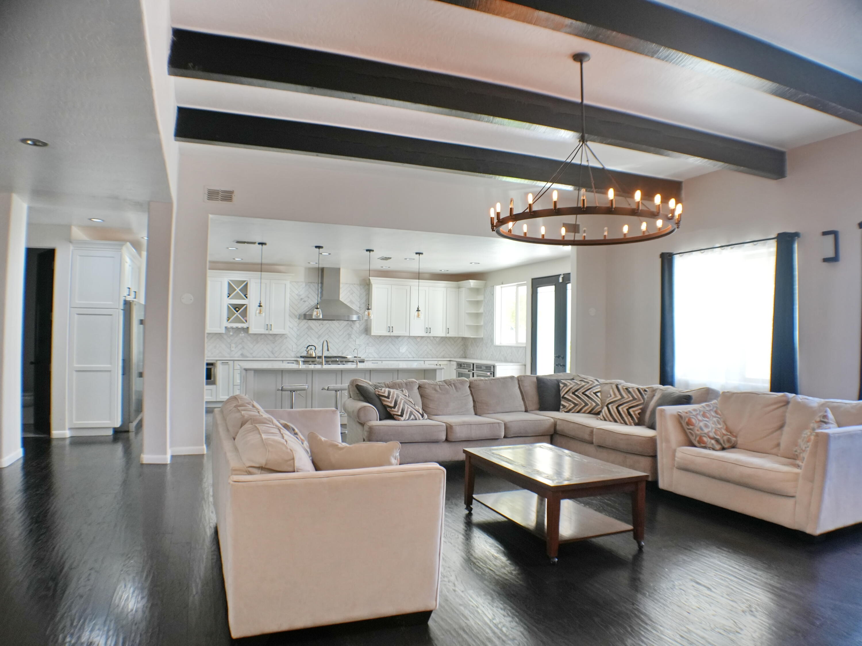 6427 POJOAQUE Drive NW Living Room