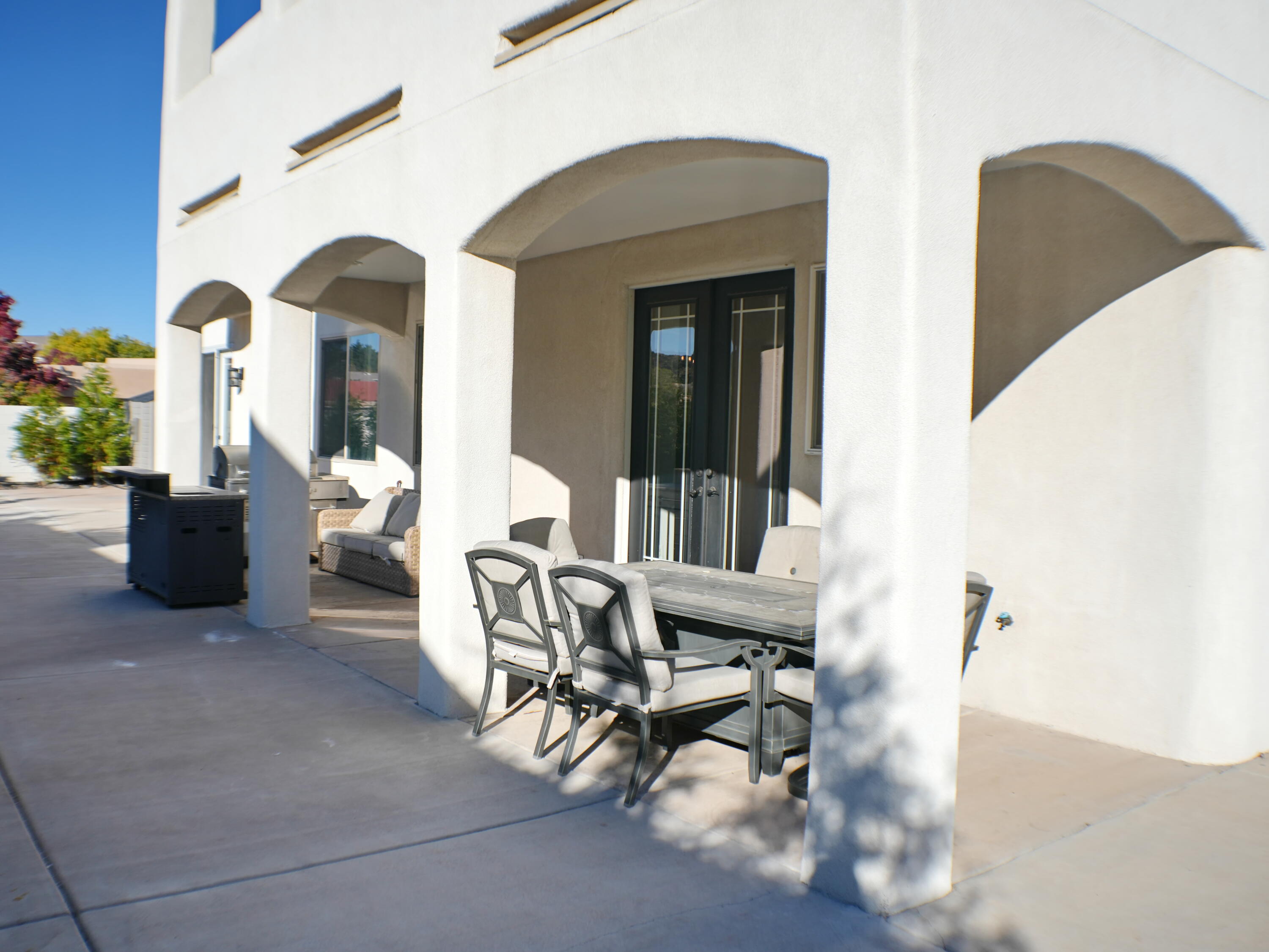 6427 POJOAQUE Drive NW Patio