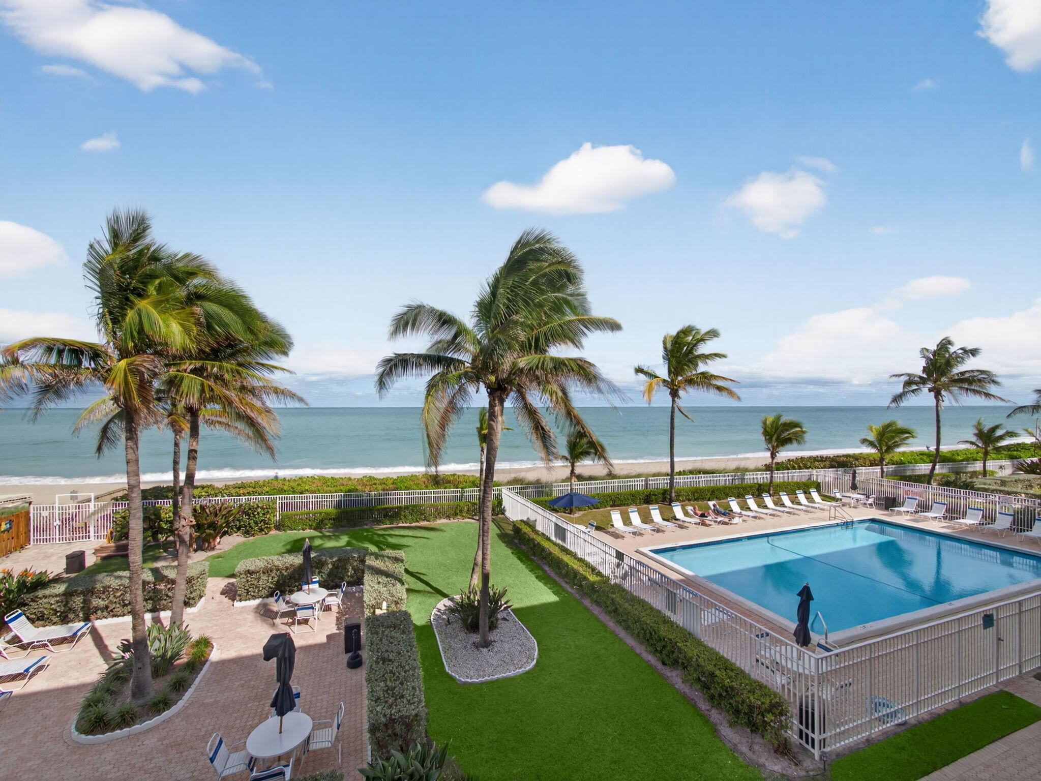 Island Beach Club, A Cond