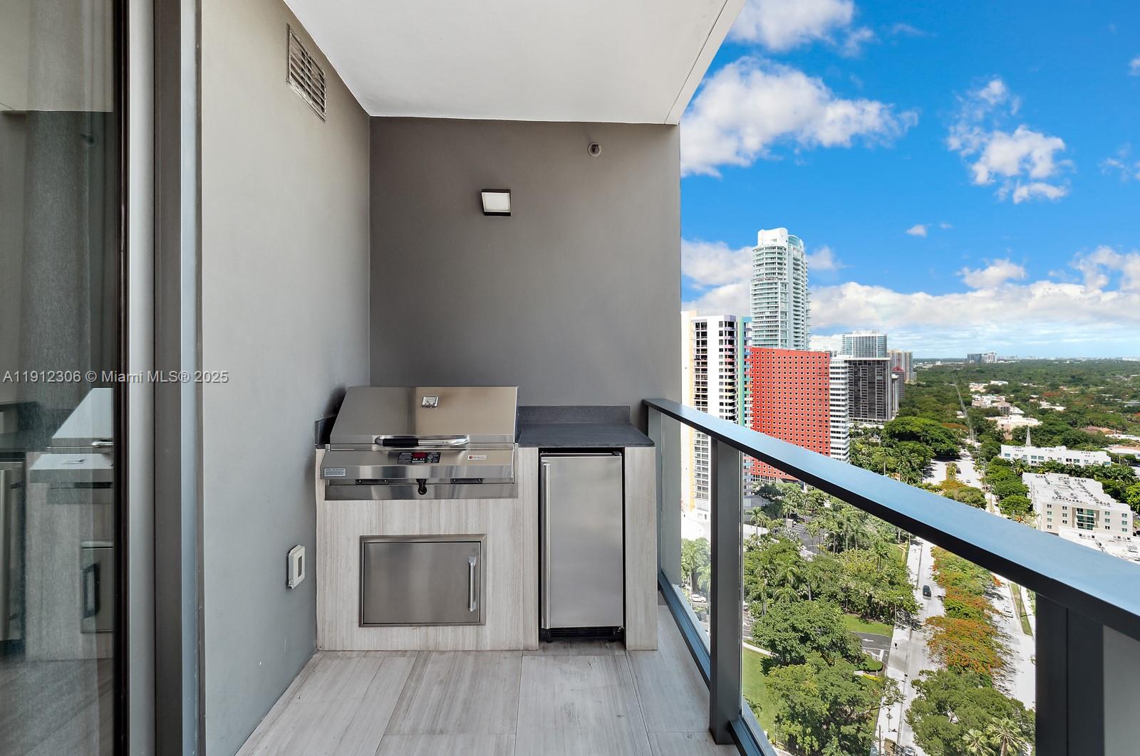 1451 Brickell Ave 2405