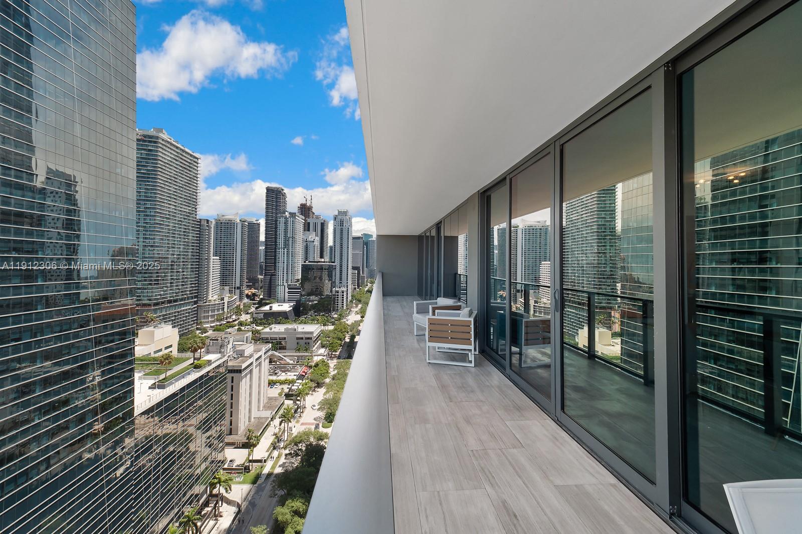 1451 Brickell Ave 2405