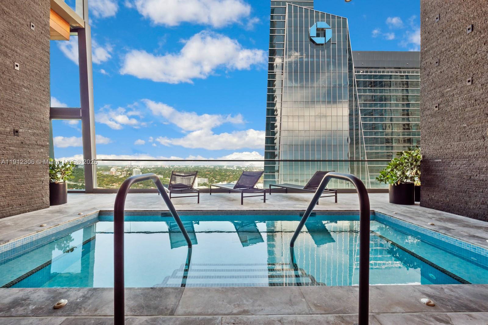 1451 Brickell Ave 2405