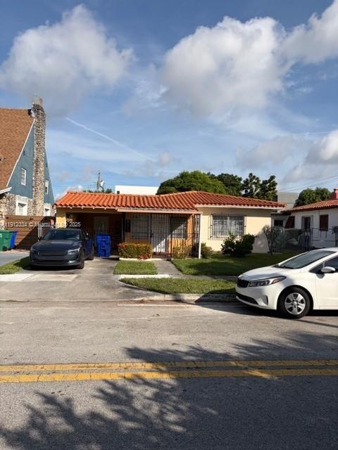 House for Sale in Miami, FL
